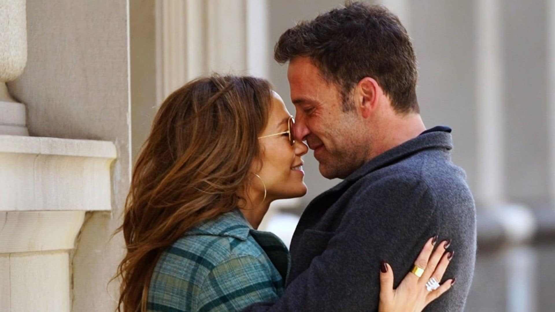 Jennifer Lopez y Ben Affleck: su beso de película en la vida real que ha dado la vuelta al mundo