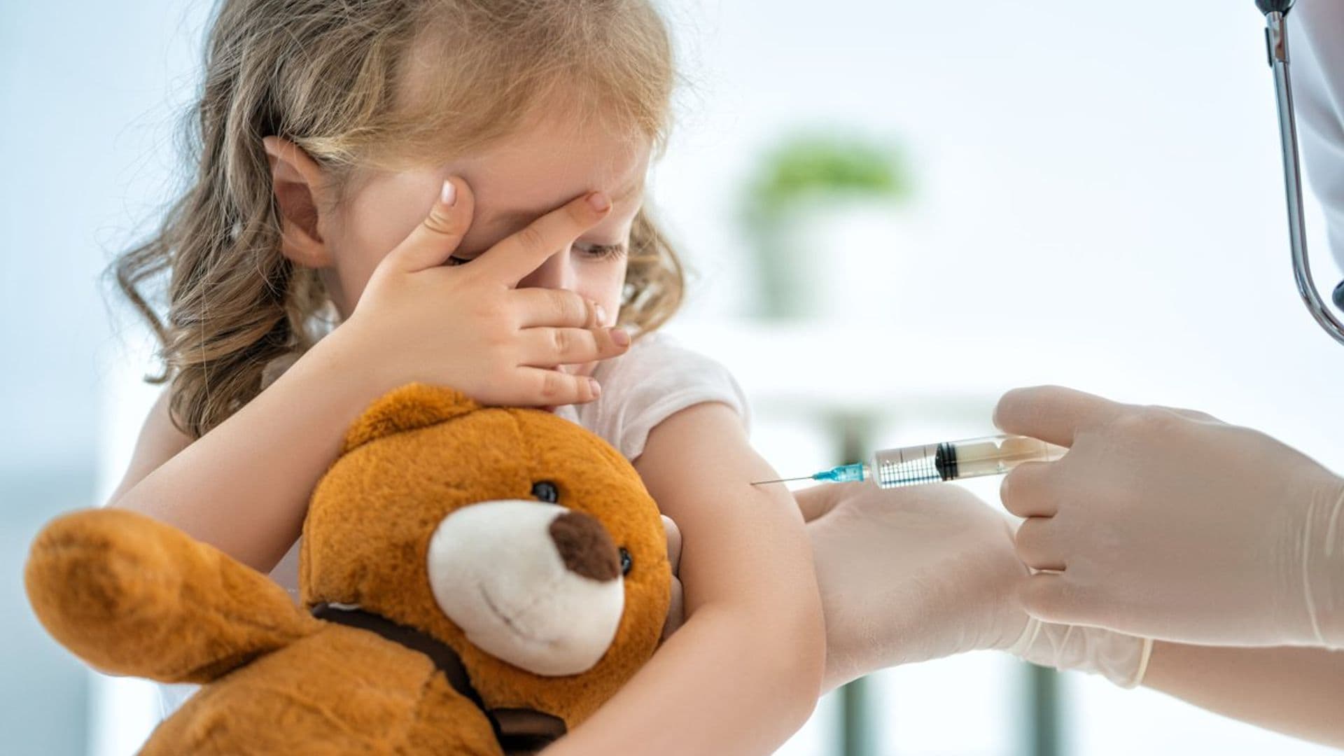 Virus y vacunas, ¿quieres saber cómo explicarle estos conceptos a tus hijos?