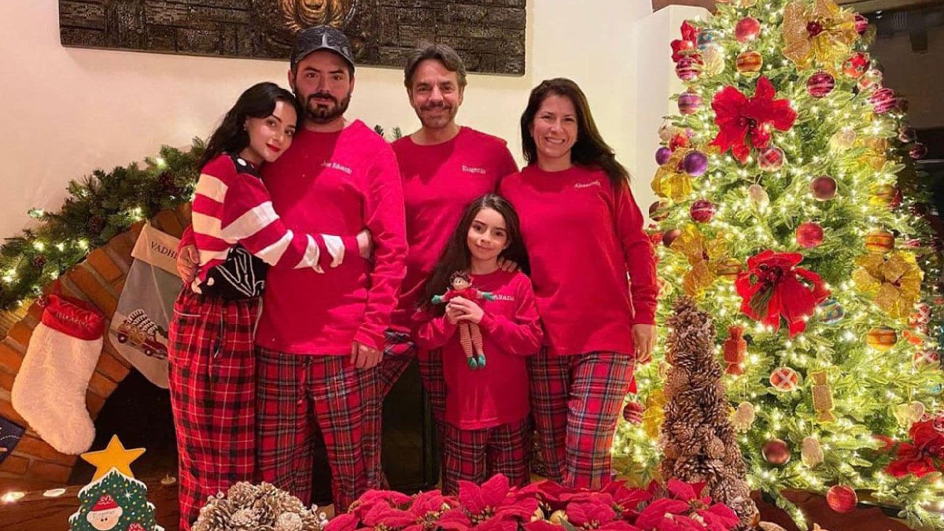 José Eduardo Derbez y su novia se suman a la celebración navideña de Eugenio, Alessandra y Aitana