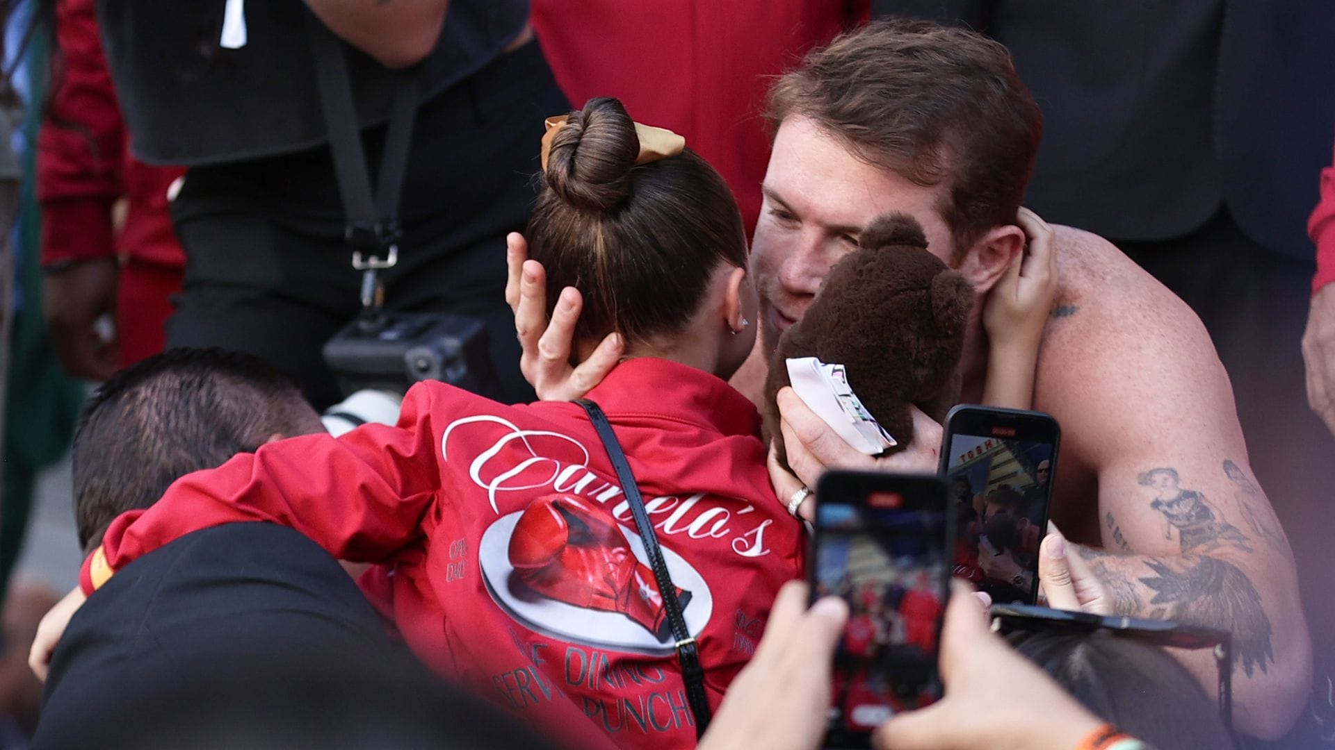 Fernanda Gómez y Maria Fernanda, los amuletos de buena suerte para el 'Canelo' Álvarez previo a su pelea