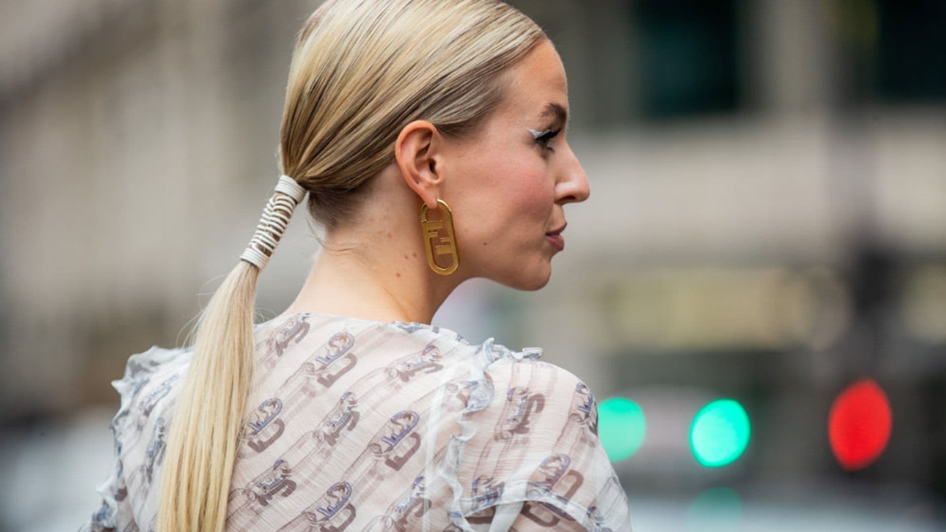 12 peinados fáciles que te encantarán si tienes el pelo fino y encajan del trabajo a una fiesta