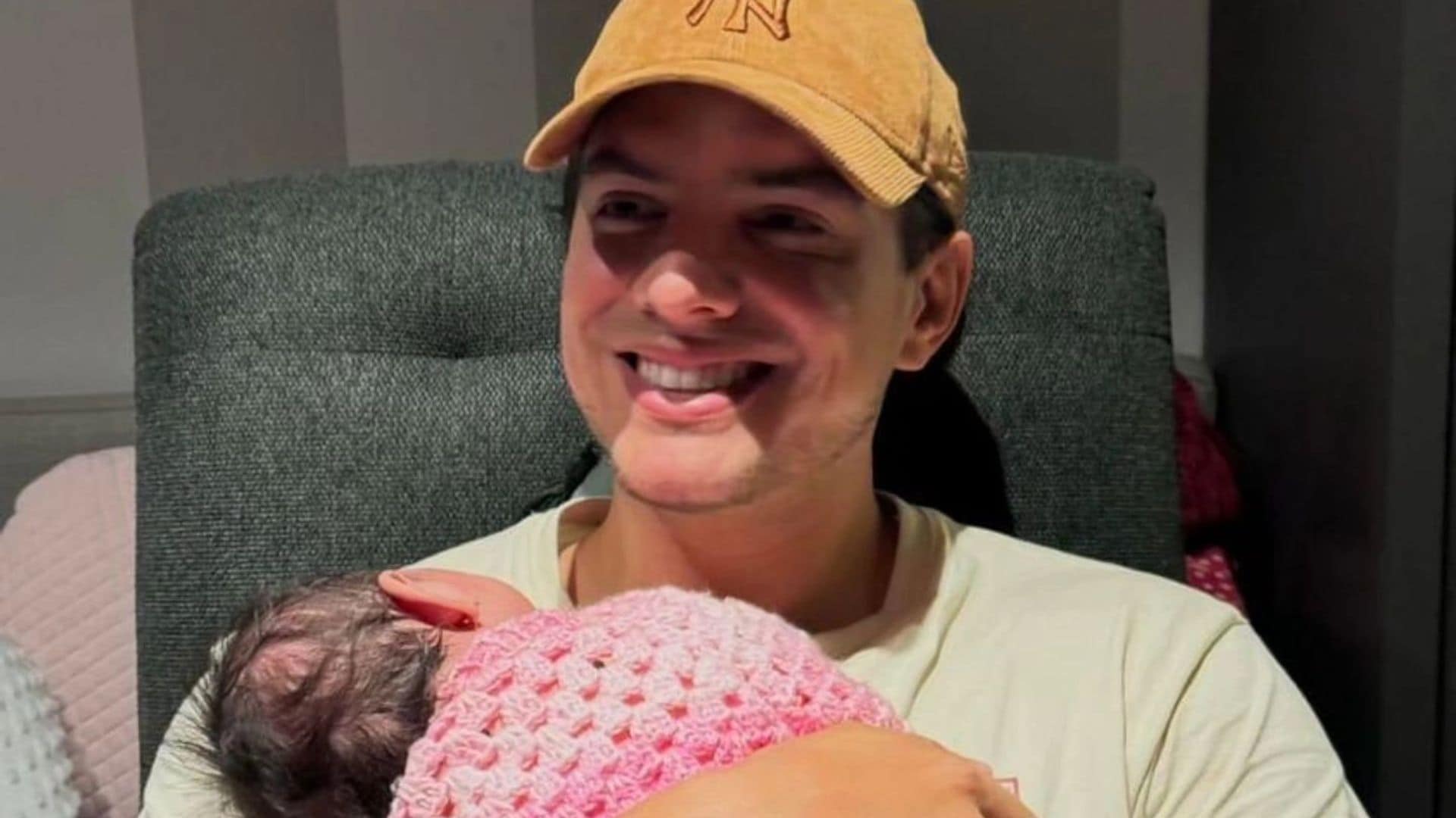 Vadhir Derbez presume sus primeras fotos con Tessa, hija de José Eduardo: 'Soy el tío más orgulloso'