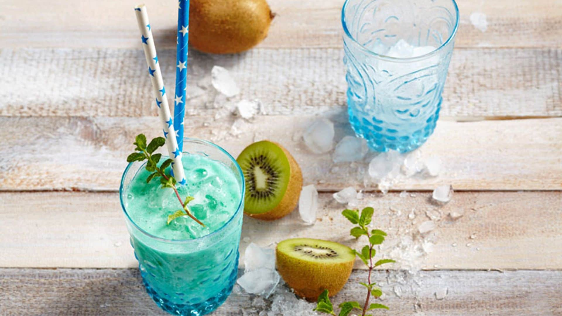 'Mocktail' de coco, piña, kiwi y curaçao