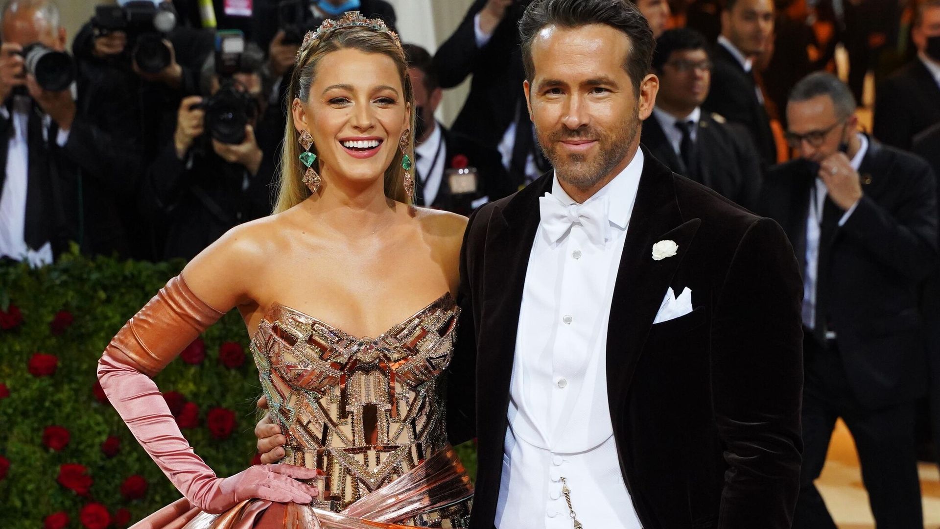 Blake Lively y Ryan Reynolds anuncian la llegada de su cuarto hijo con una curiosa publicación