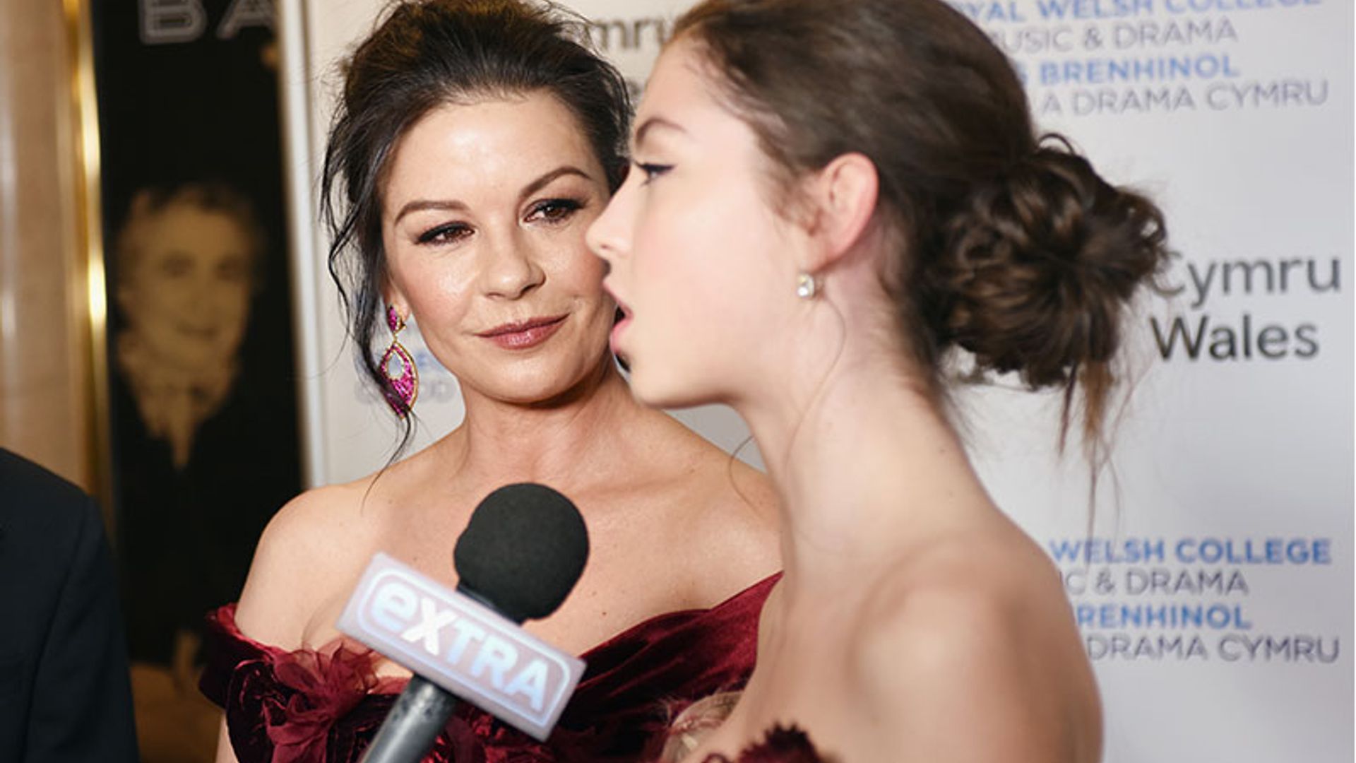 ¿Quién es quién? Catherine Zeta-Jones y su hija juegan al despiste con su look 'twinning'