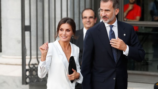 letizia vestido blanco teatro