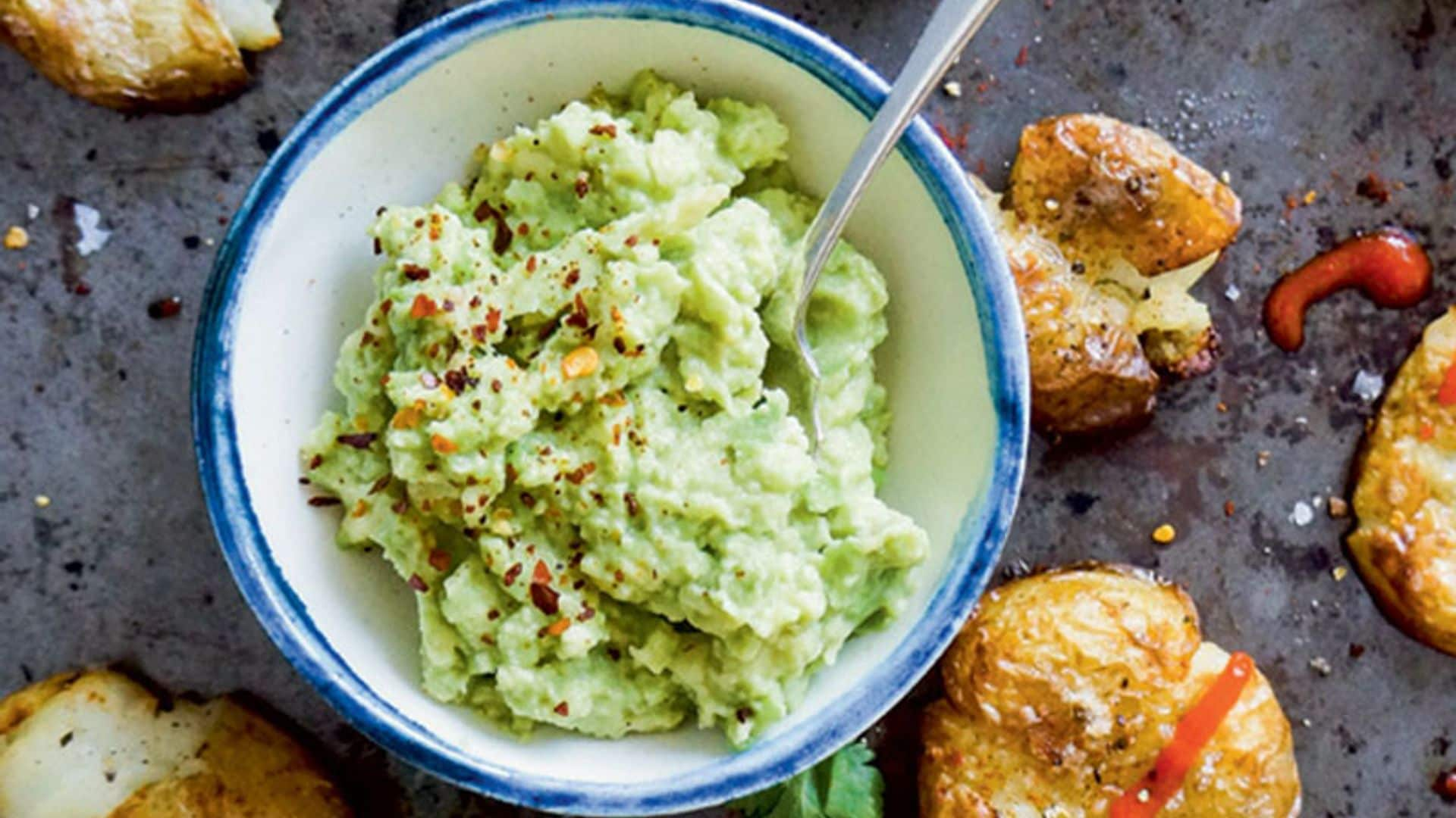 Buñuelos de coliflor con hummus de calabacín