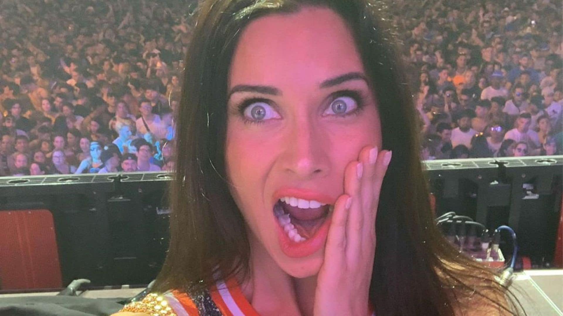 Pilar Rubio, como una auténtica fan cantando y saltando en el concierto de Mägo de Oz