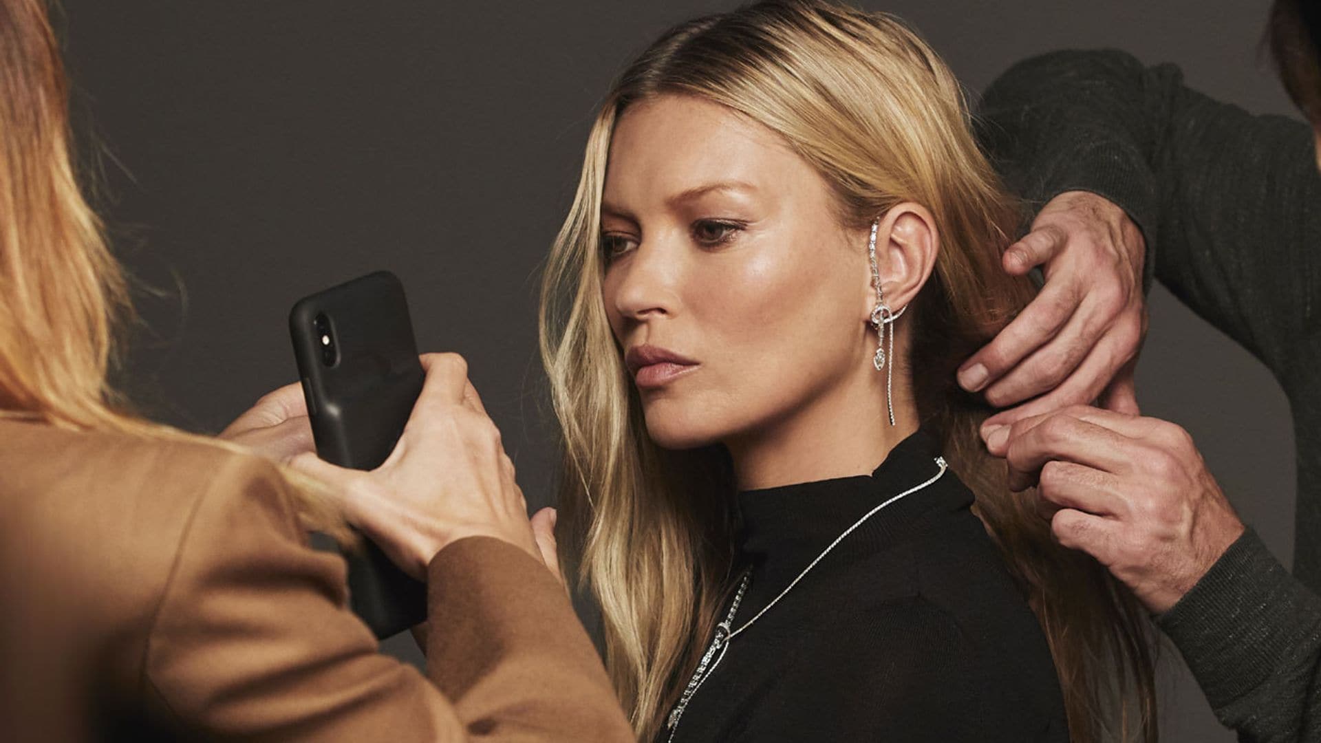 Kate Moss afianza su faceta como diseñadora de joyas con una colección increíble