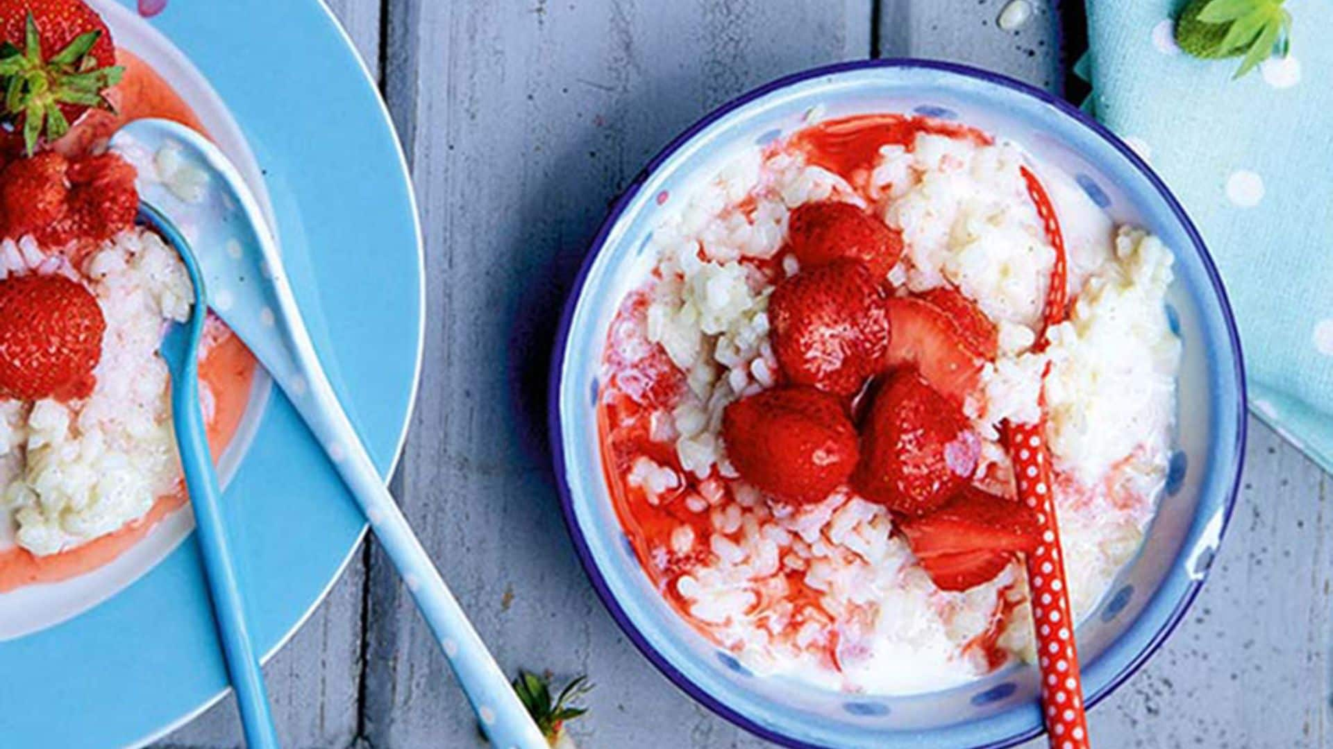 Arroz con leche y coulís de fresa