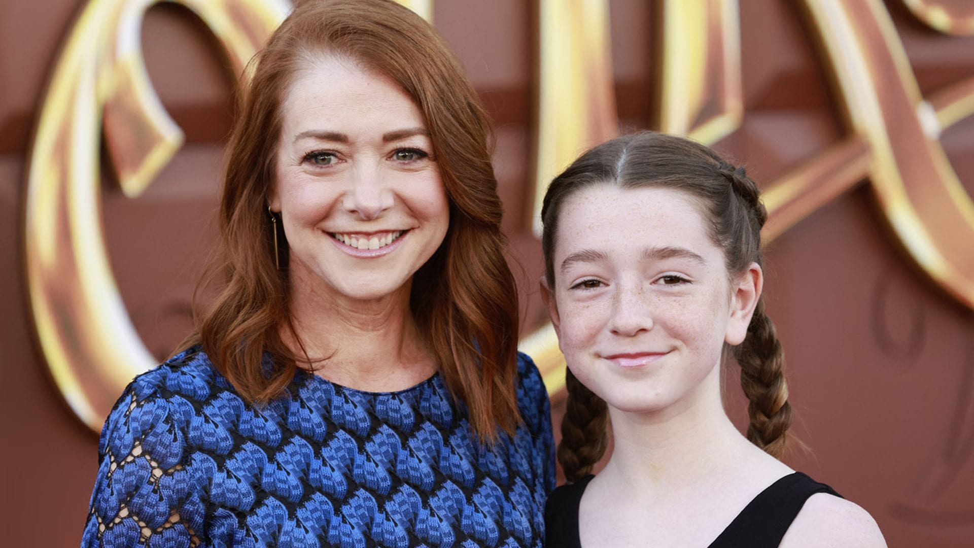 Alyson Hannigan ('Cómo conocí a vuestra madre') se va de estreno con su hija de 11 años, ¡y son iguales!