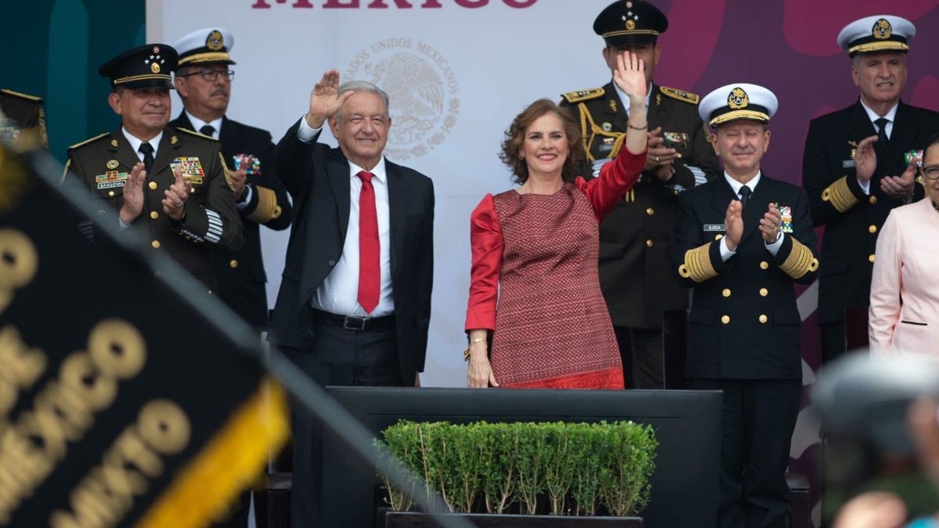 El significativo look de Beatriz Gutiérrez Müller para el desfile militar del 16 de septiembre