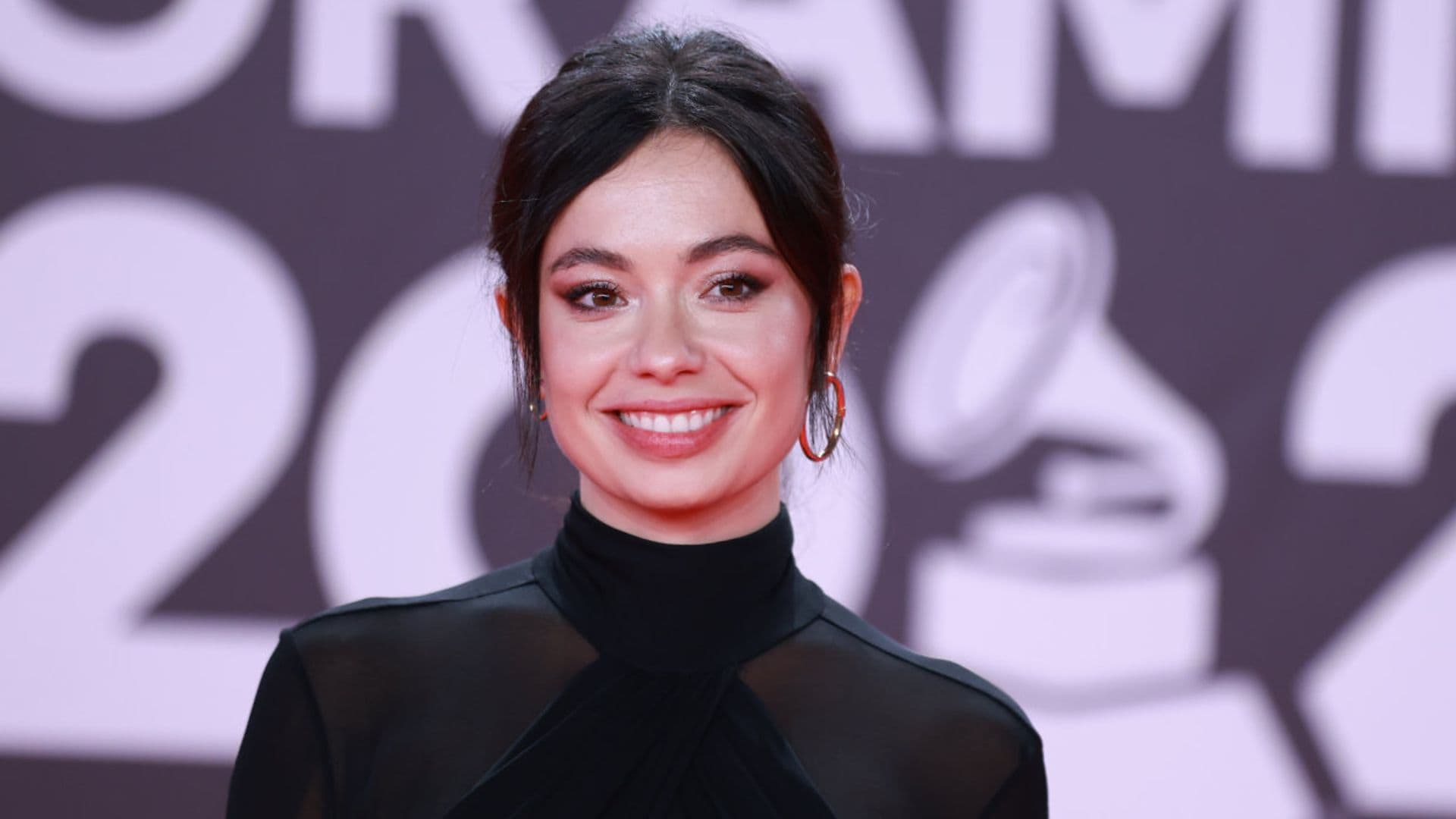 El triunfo del 'clean look' en los Grammy Latinos: las invitadas defienden el maquillaje natural