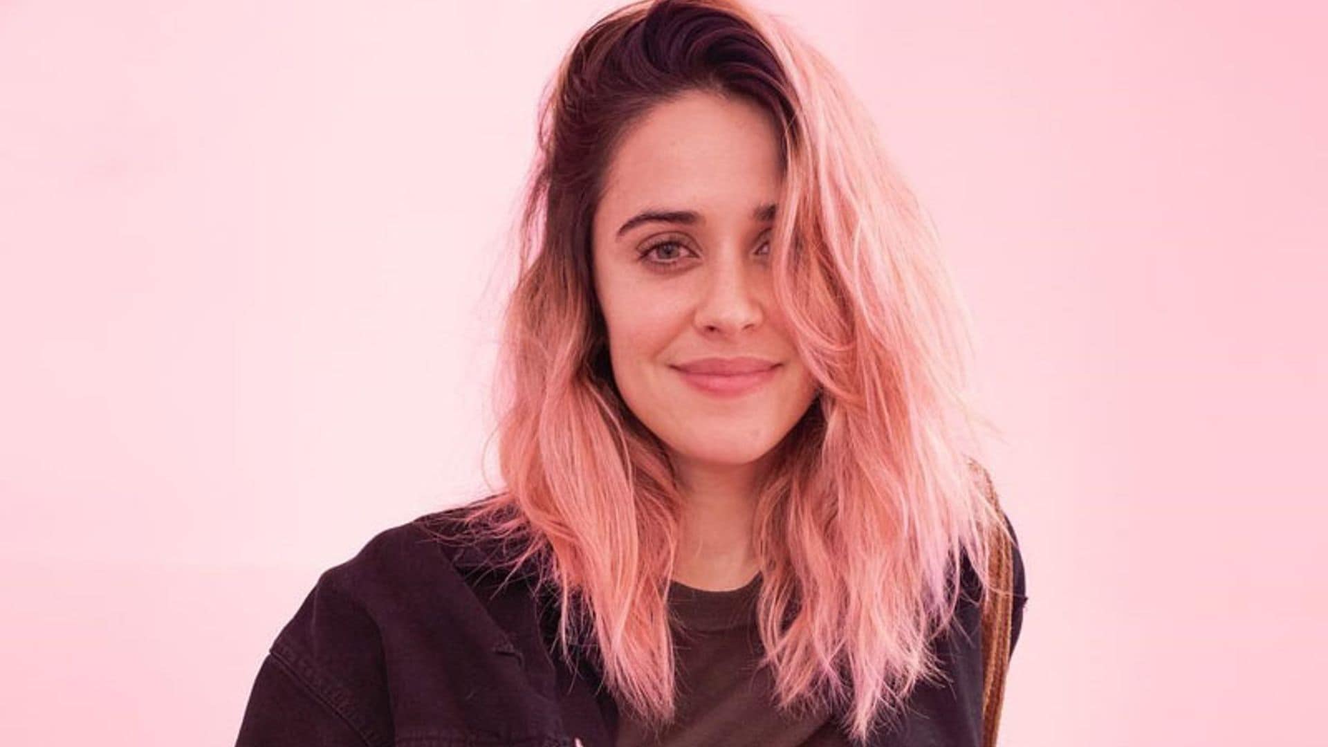 Macarena García cambia su pelo 'rose gold' por su color más clásico