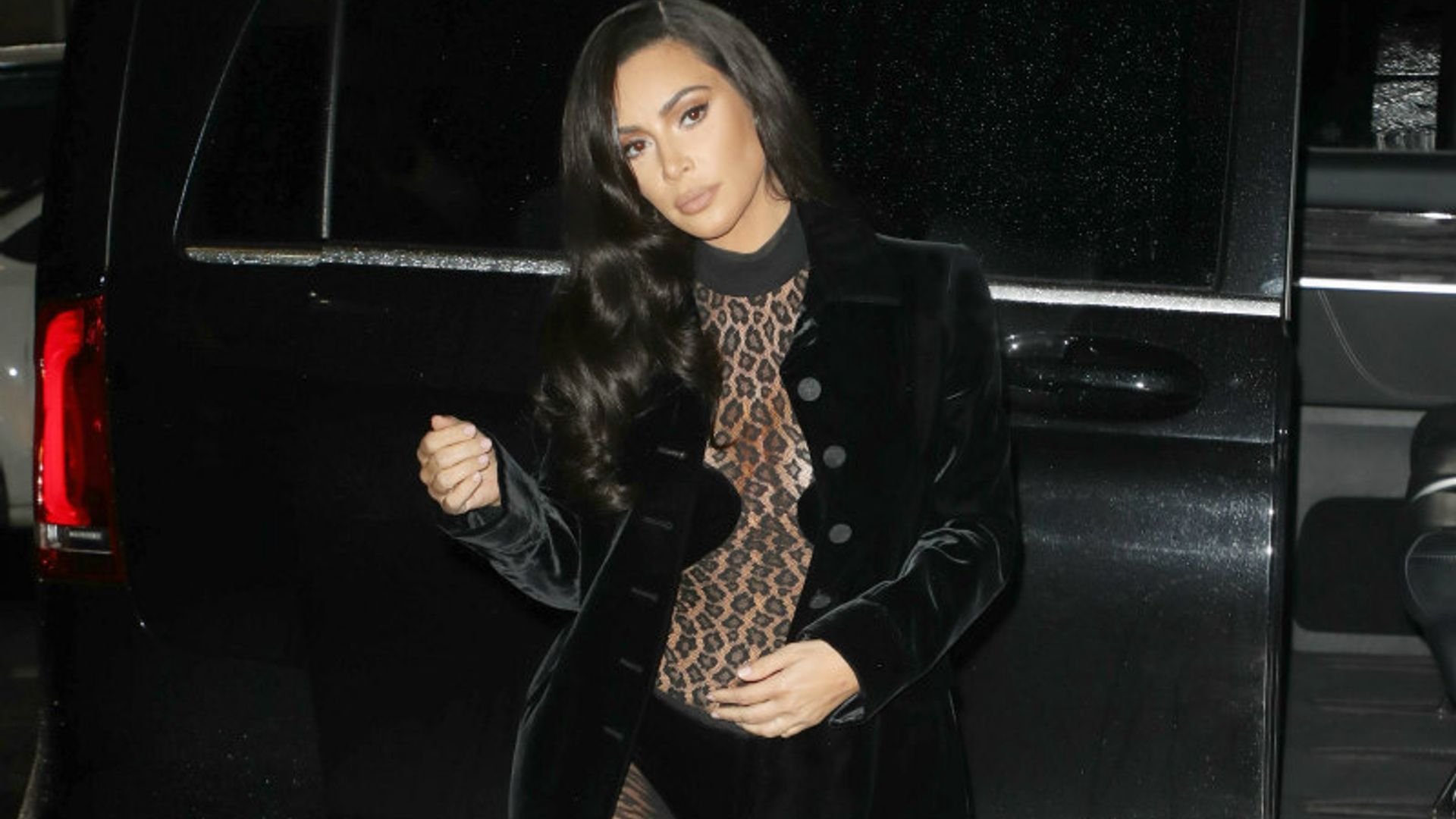 ¡Lo ha vuelto a hacer! Kim Kardashian se supera con un look histórico