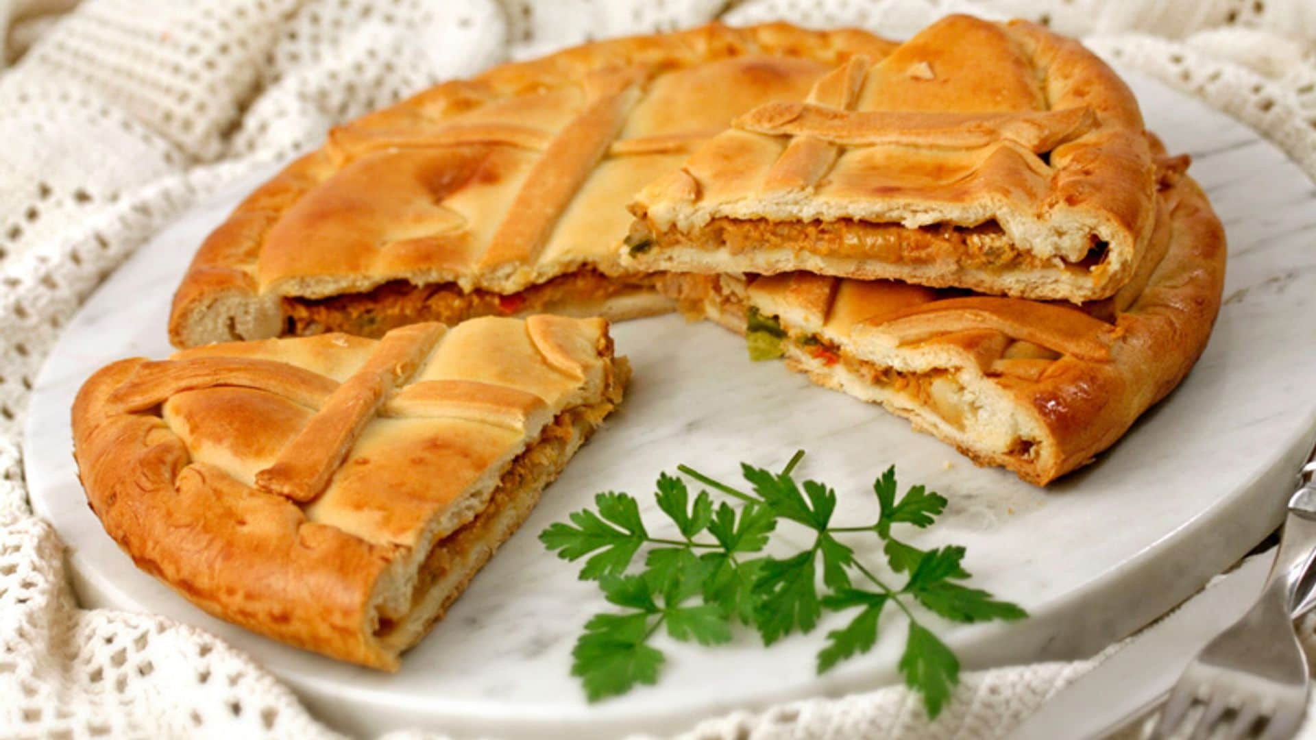 Empanada gallega de atún