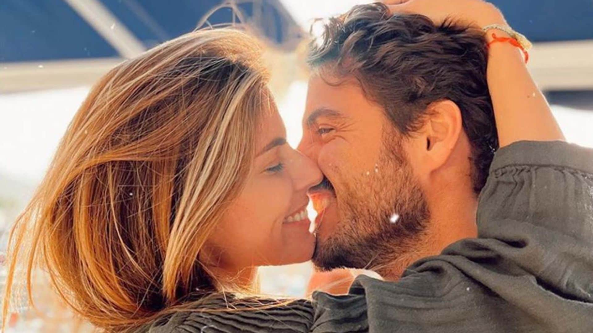 Maxi Iglesias y Stephanie Cayo como nunca les habíamos visto, ¡eso es amor!