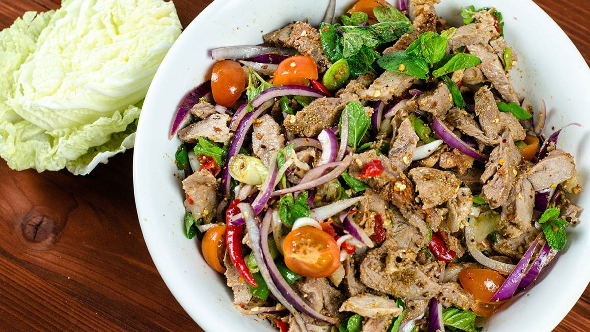 Ensalada 'thai' de carne de cerdo a la parrilla