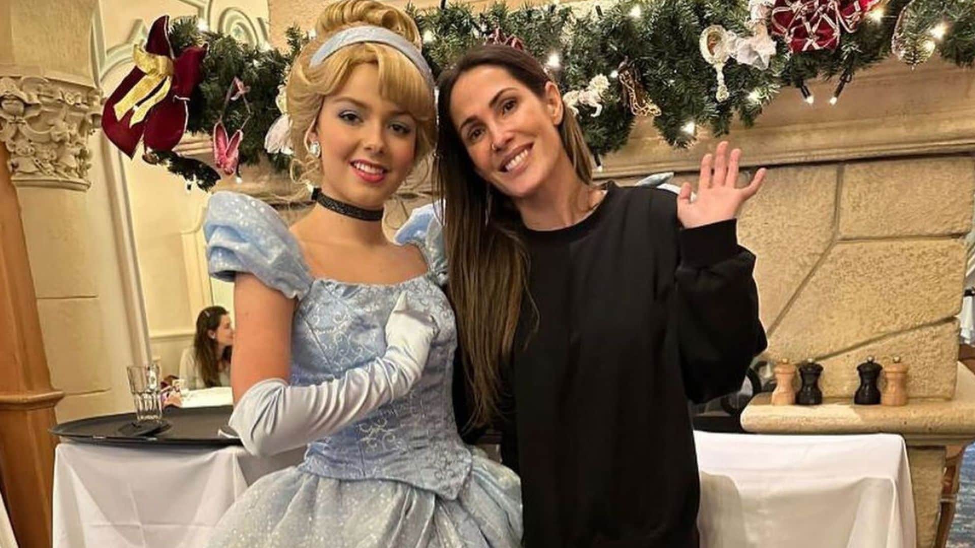El fantástico viaje de Malú a Disneyland París entre princesas, ¿y con su hija Lucía?