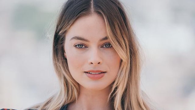 margot robbie con cabello y maquillaje incre ble