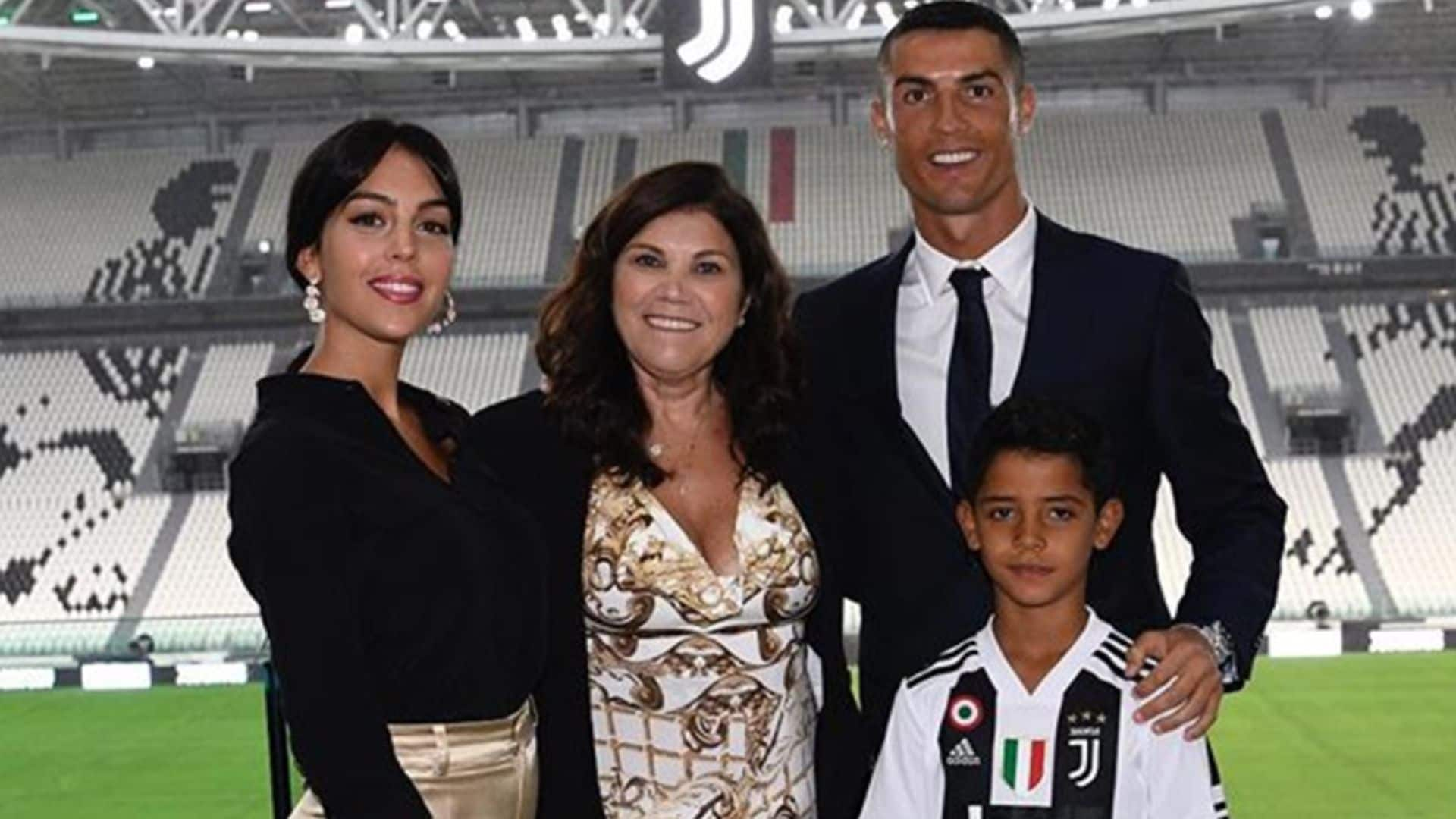 Georgina, la otra estrella en la presentación oficial de Cristiano como jugador de la Juventus