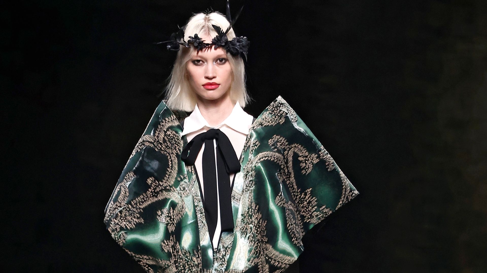 YolanCris reinventa la extravagancia de la marquesa Luisa Casati en Fashion Week Madrid