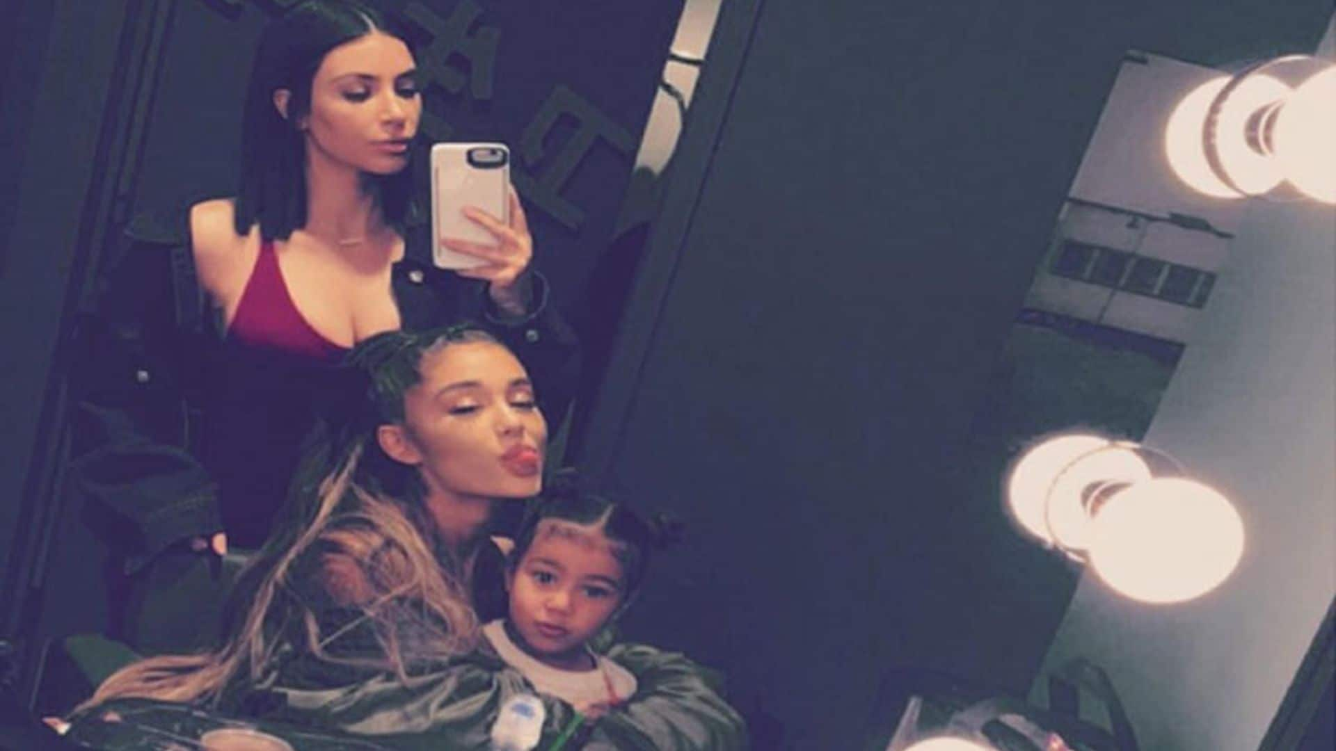 Kim Kardashian y su hija North, fans de Ariana Grande