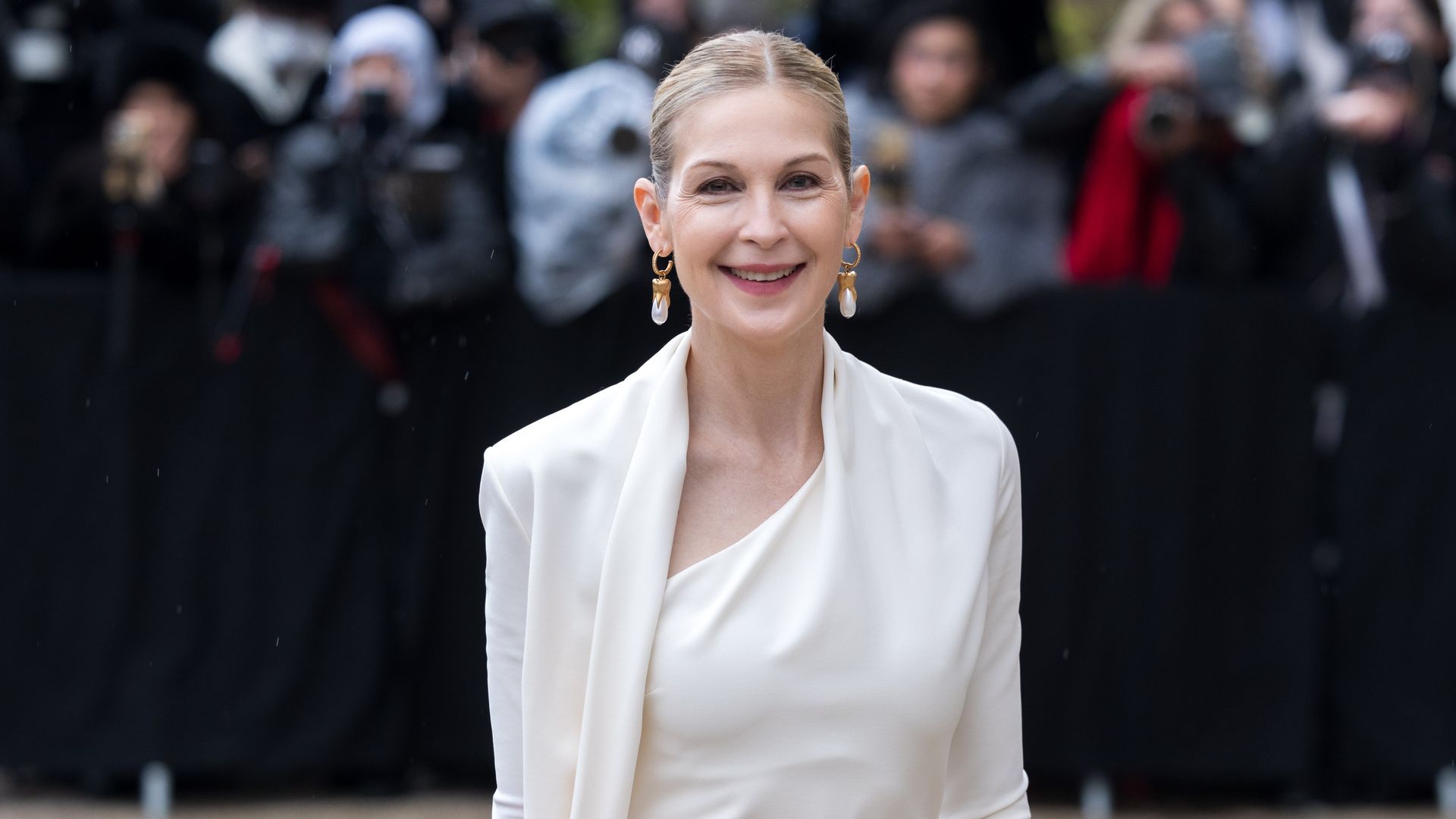 Las 7 prendas españolas y de tendencia que Kelly Rutherford ha estrenado en 2025