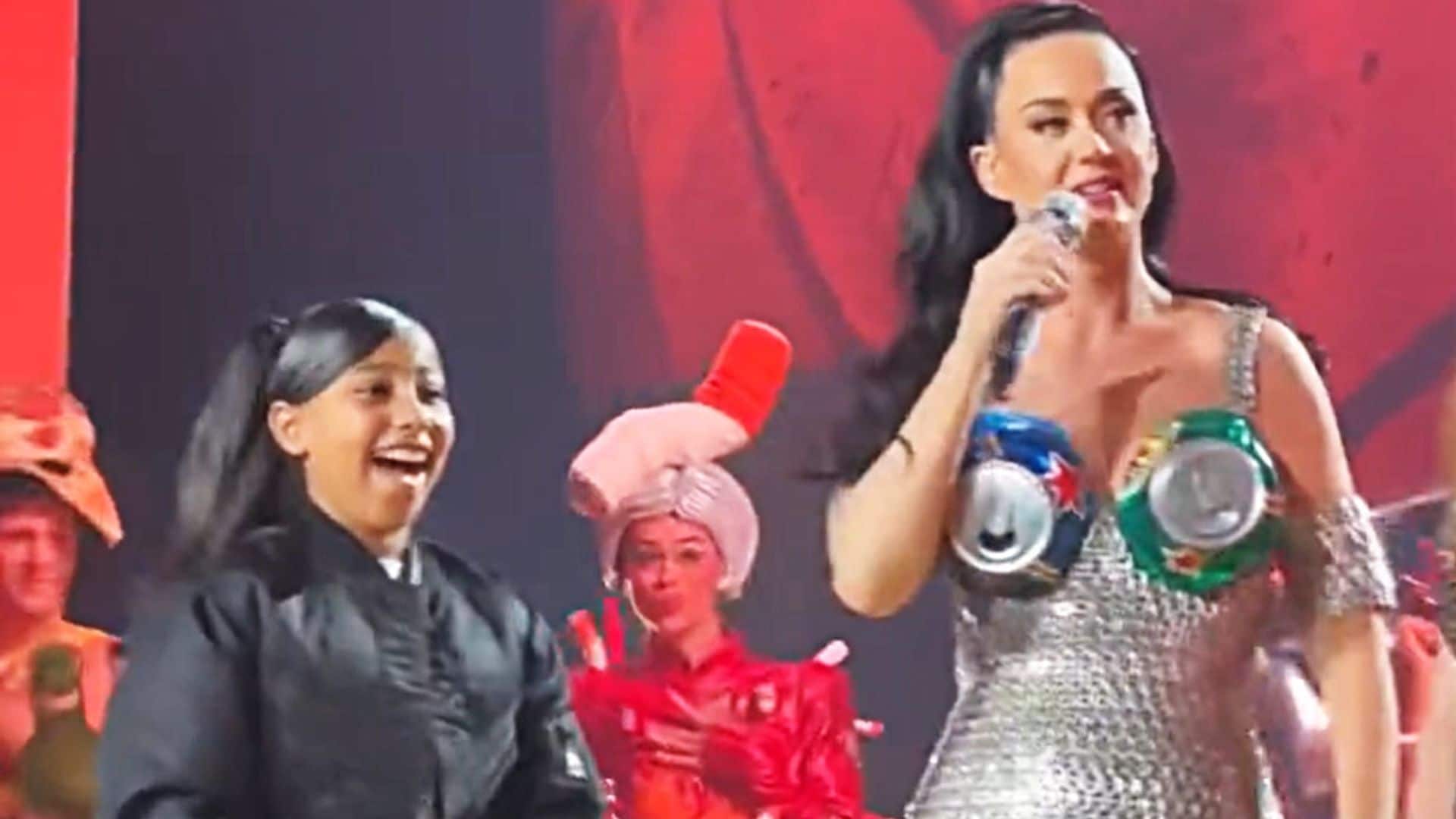 El vídeo viral de la hija de Kim Kardashian bailando como una estrella en el escenario con Katy Perry