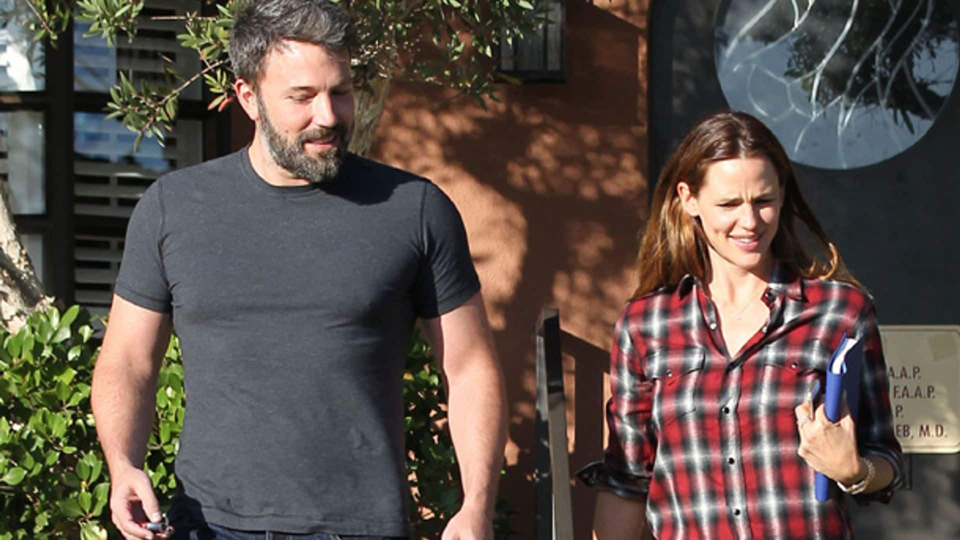 Ben Affleck y Jennifer Garner, todo sonrisas tras su visita a un consejero matrimonial