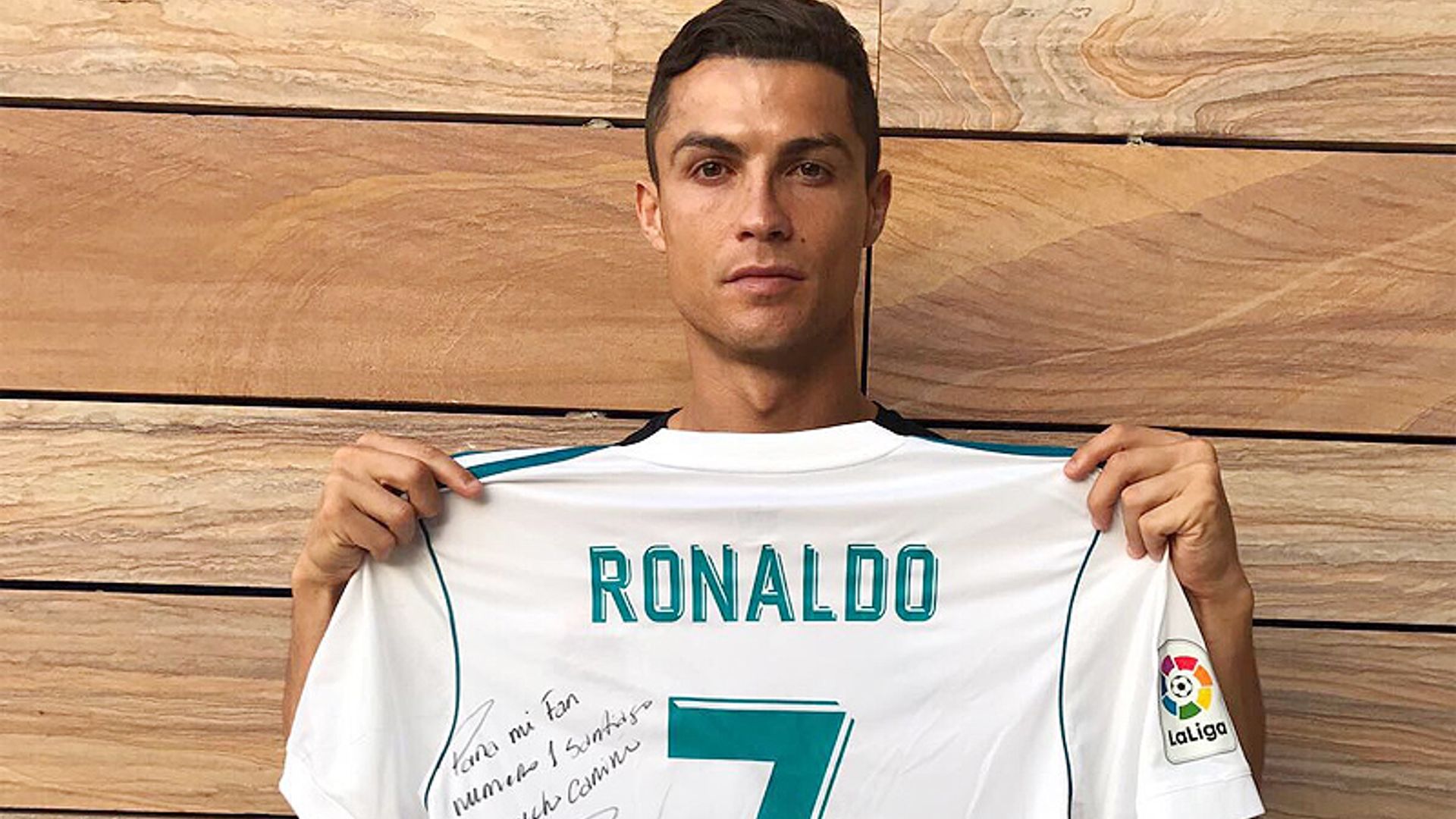 El emocionante gesto de Cristiano Ronaldo con la familia de un niño fallecido en el terremoto de México