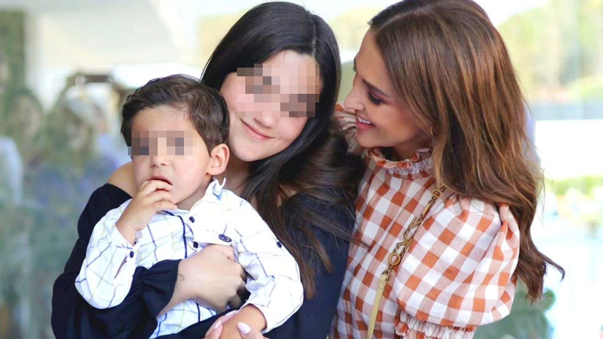 ¡Uñas a juego! La divertida sesión de manicura de Paula Echevarría con sus hijos Daniella y Miki