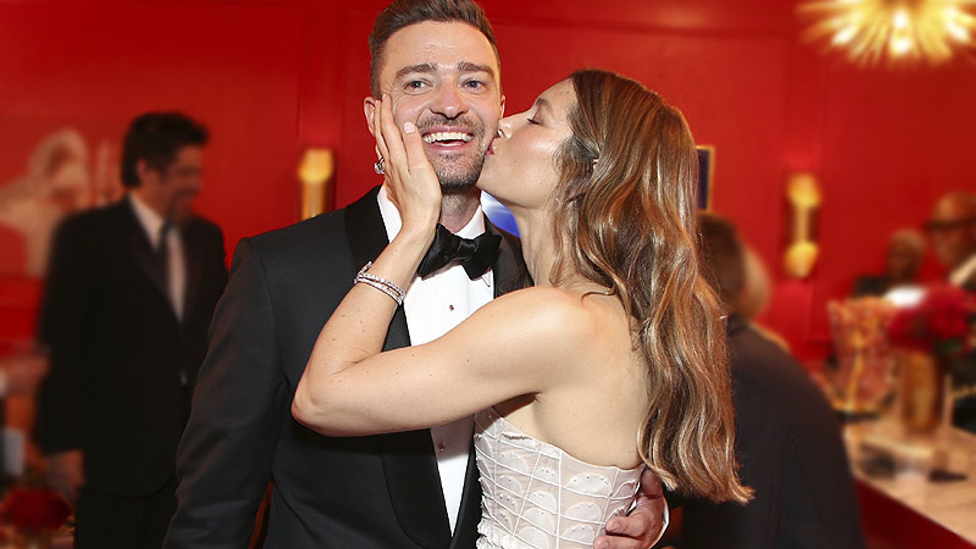 Besos, caricias, miradas... ¡el triunfo del amor en los premios Emmy!