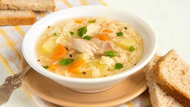 sopa pollo