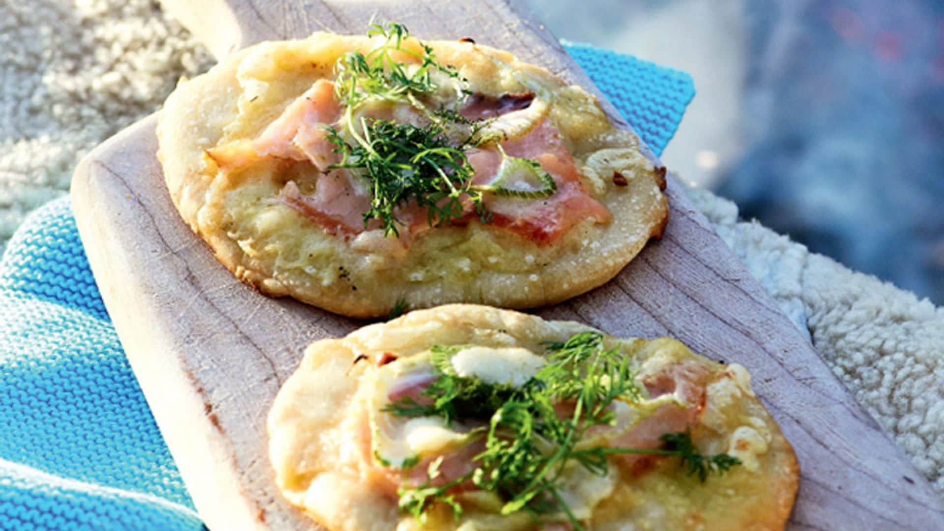 'Pizzetas' de salmón ahumado