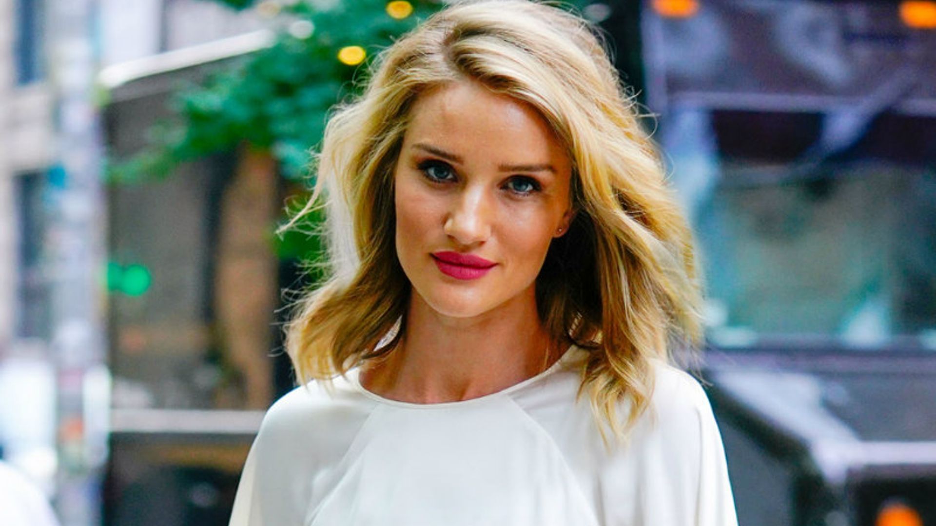 La tajante respuesta de Rosie Huntington-Whiteley al último ataque de 'mom shaming'