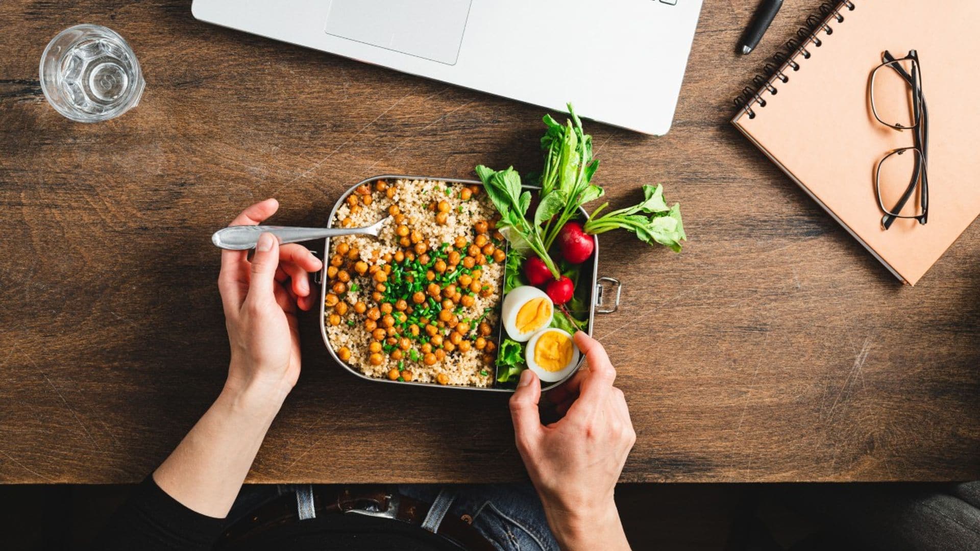 Comer saludable también en la oficina te resultará mucho más fácil con estas fiambreras