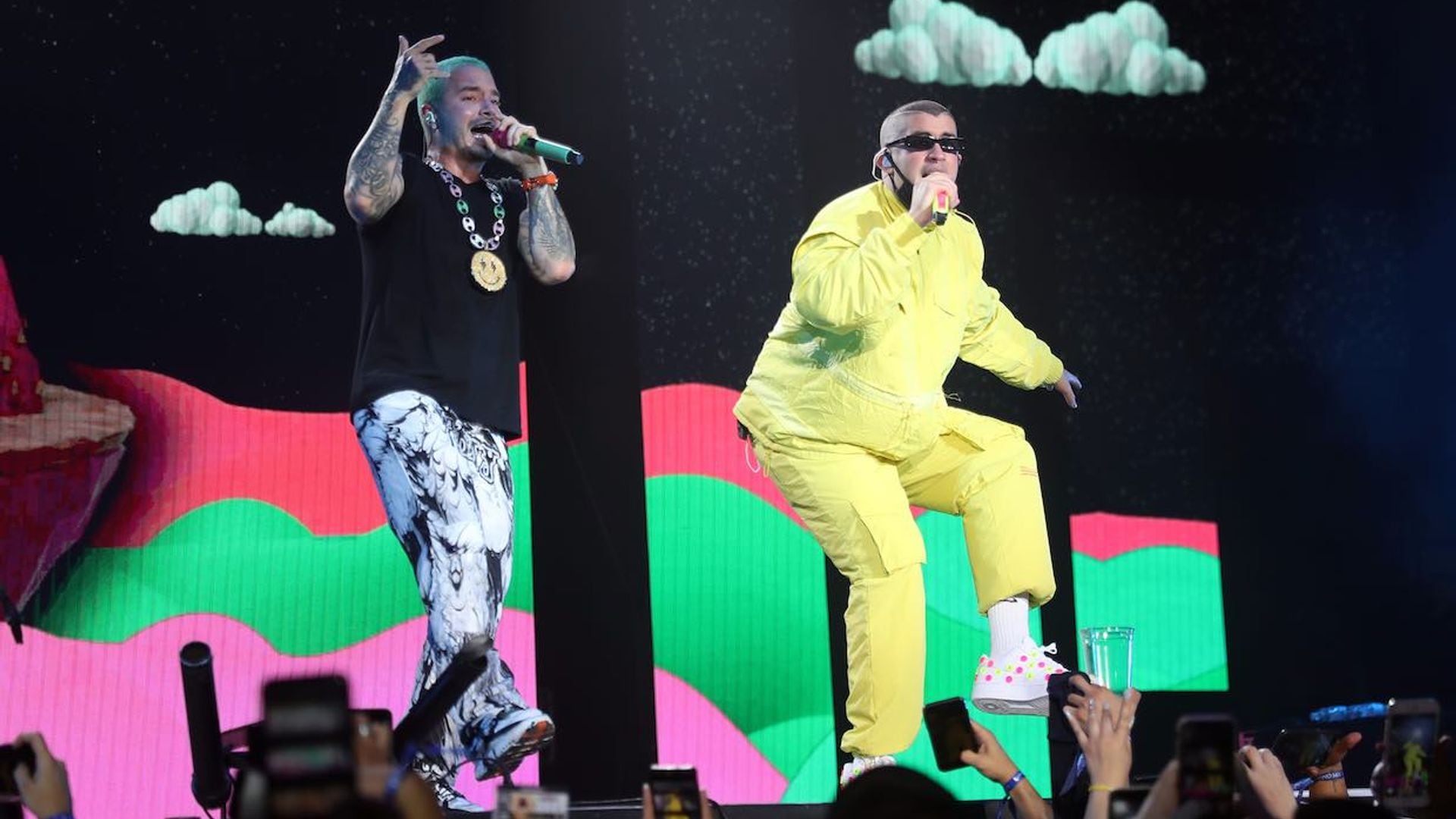 ¿Qué nuevos proyectos han anunciado J Balvin y Bad Bunny tras su aparición en la Super Bowl?