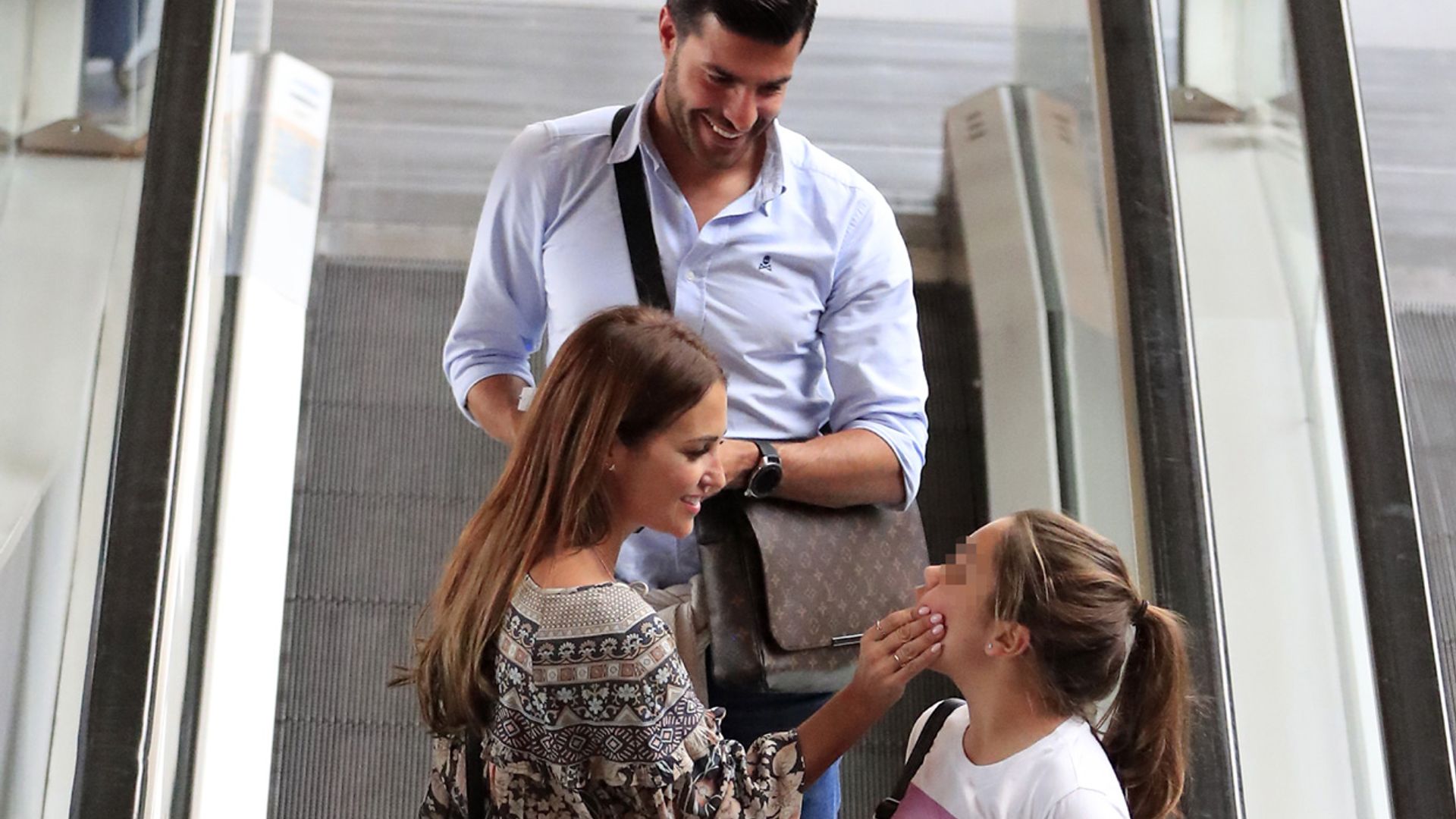 ¡Tan felices! Paula Echevarría y Miguel Torres, rumbo a sus vacaciones con Daniella