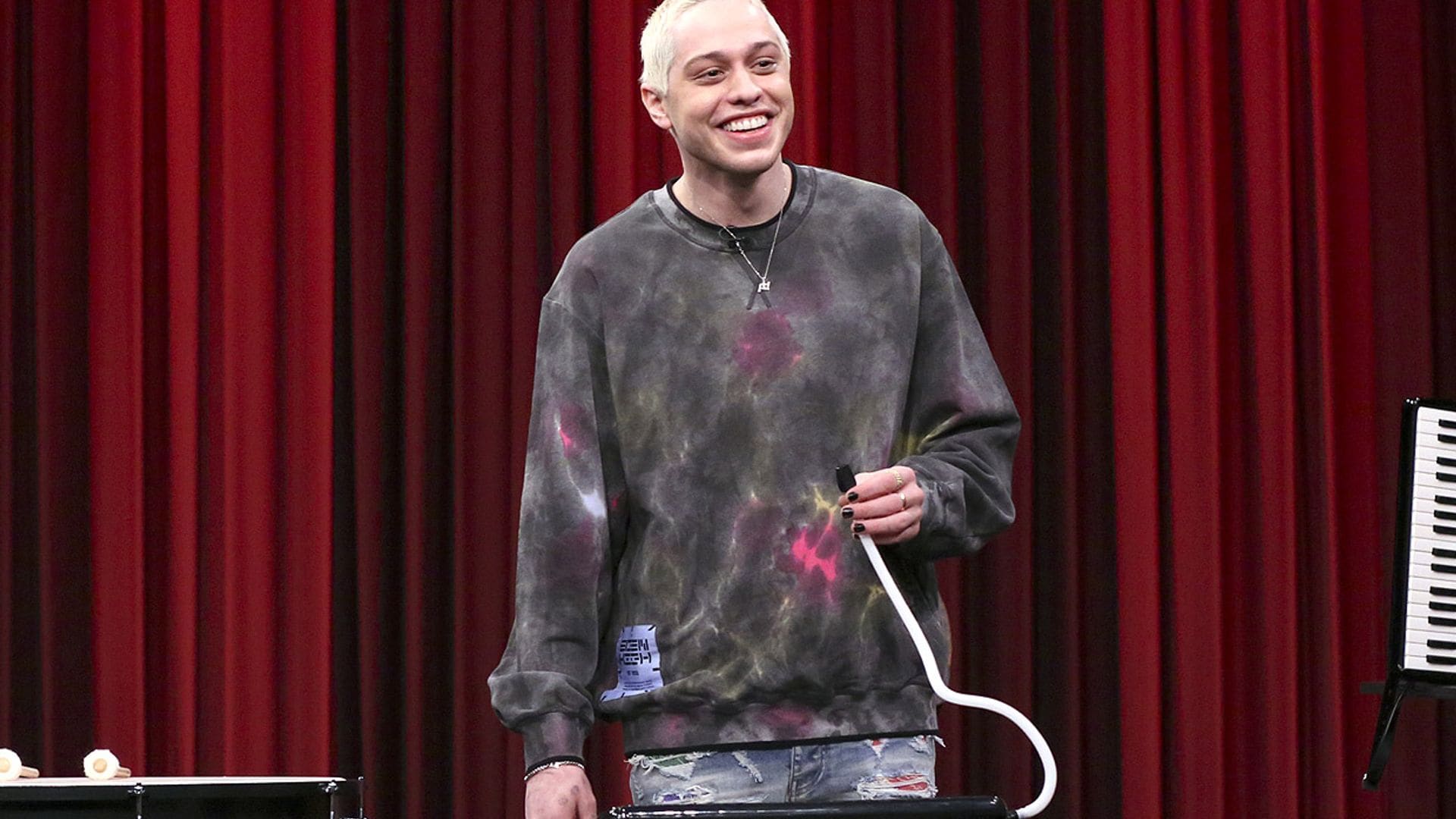 De perder a su padre el 11S a su éxito amoroso: así es Pete Davidson, al que se relaciona con Kim Kardashian