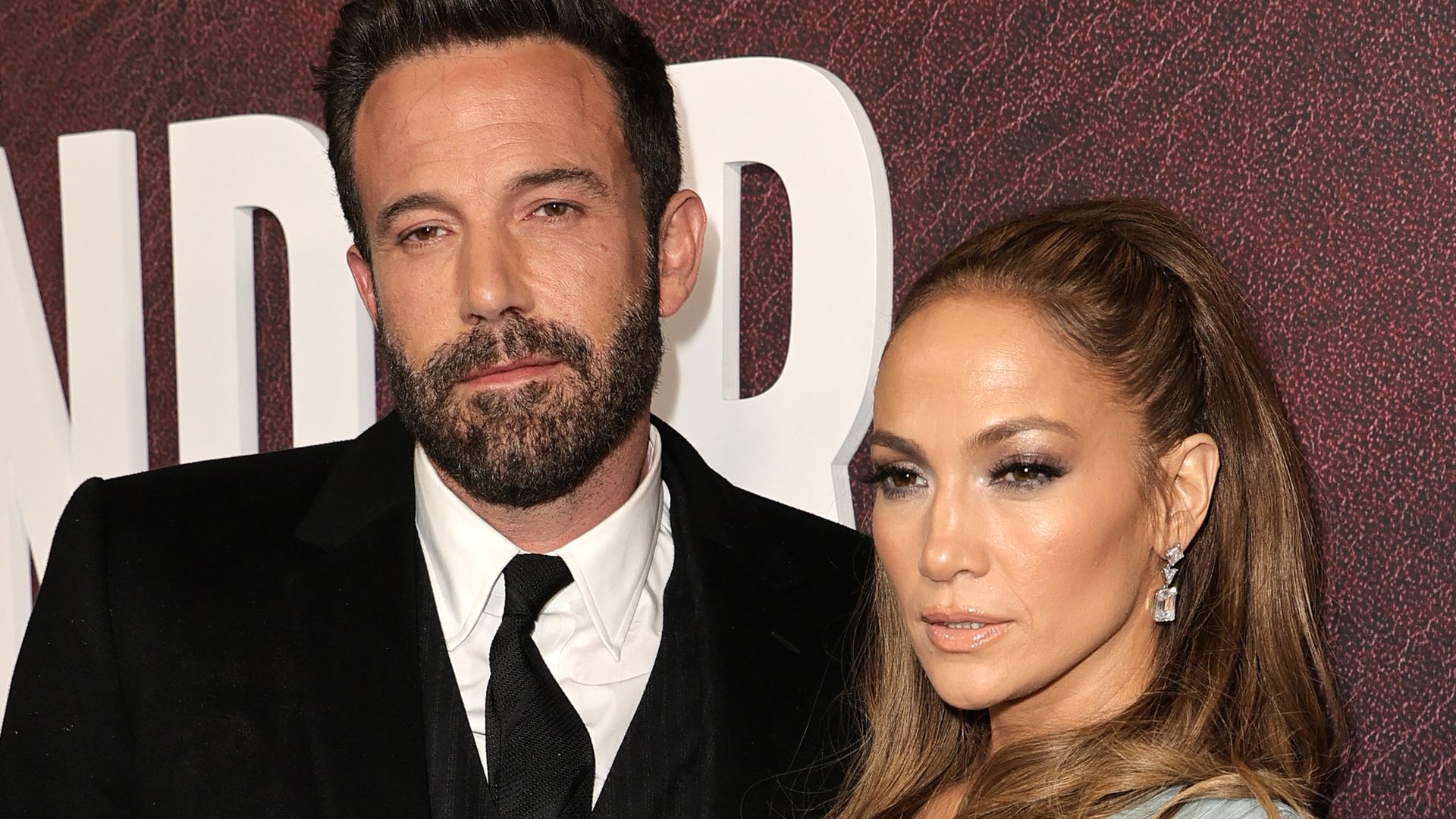 Ben Affleck y Jennifer Lopez en el estreno de "The Tender Bar" en Hollywood el 12 de diciembre de 2021