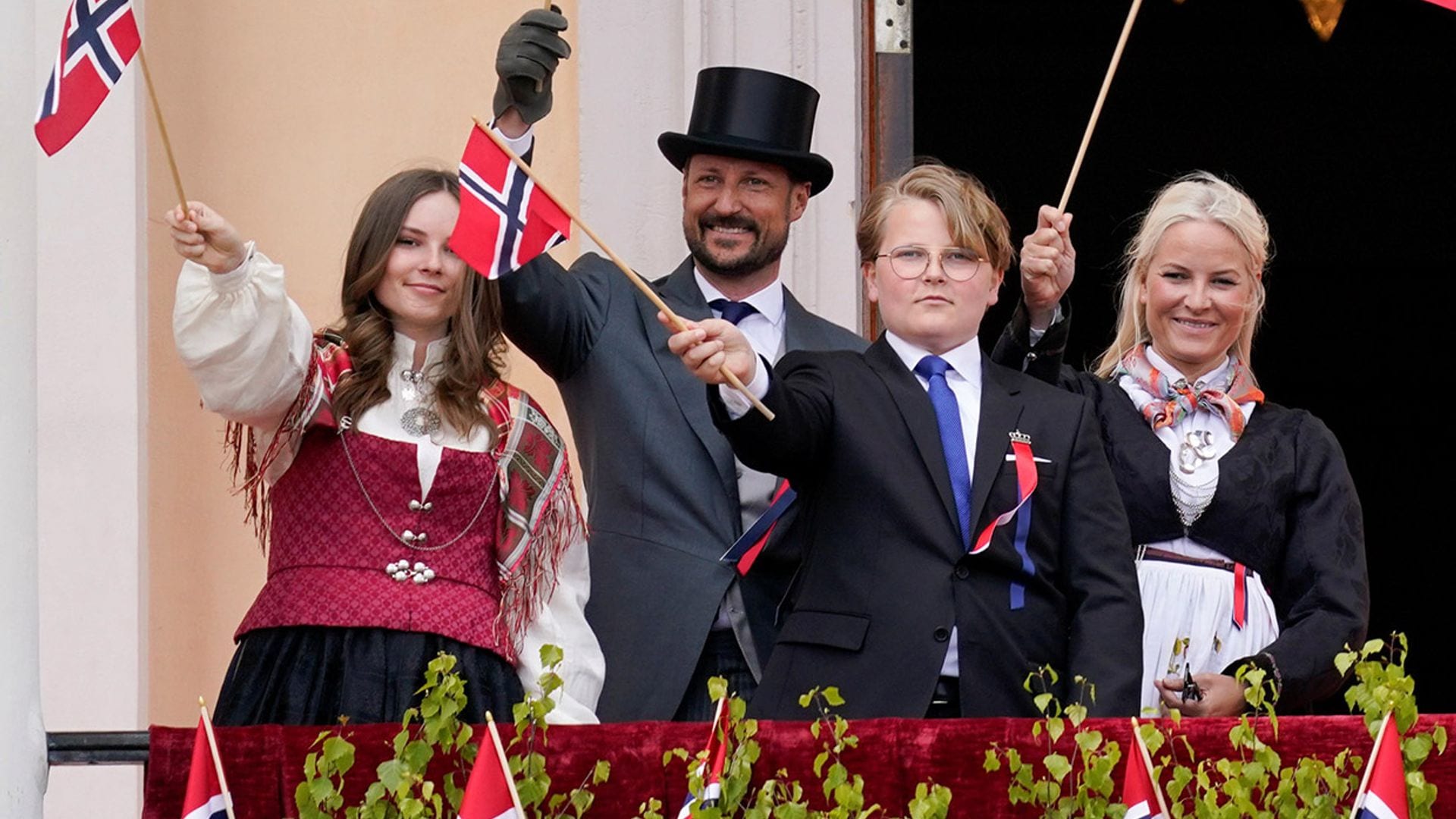 Haakon de Noruega y su familia encienden su tercera vela de Adviento y desean feliz Navidad