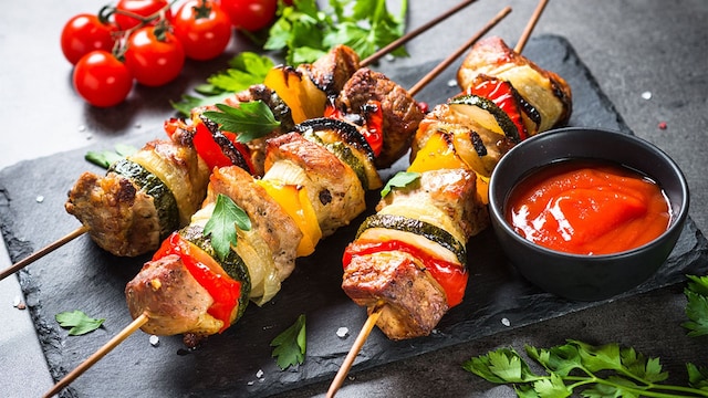 brochetas cerdo adobe