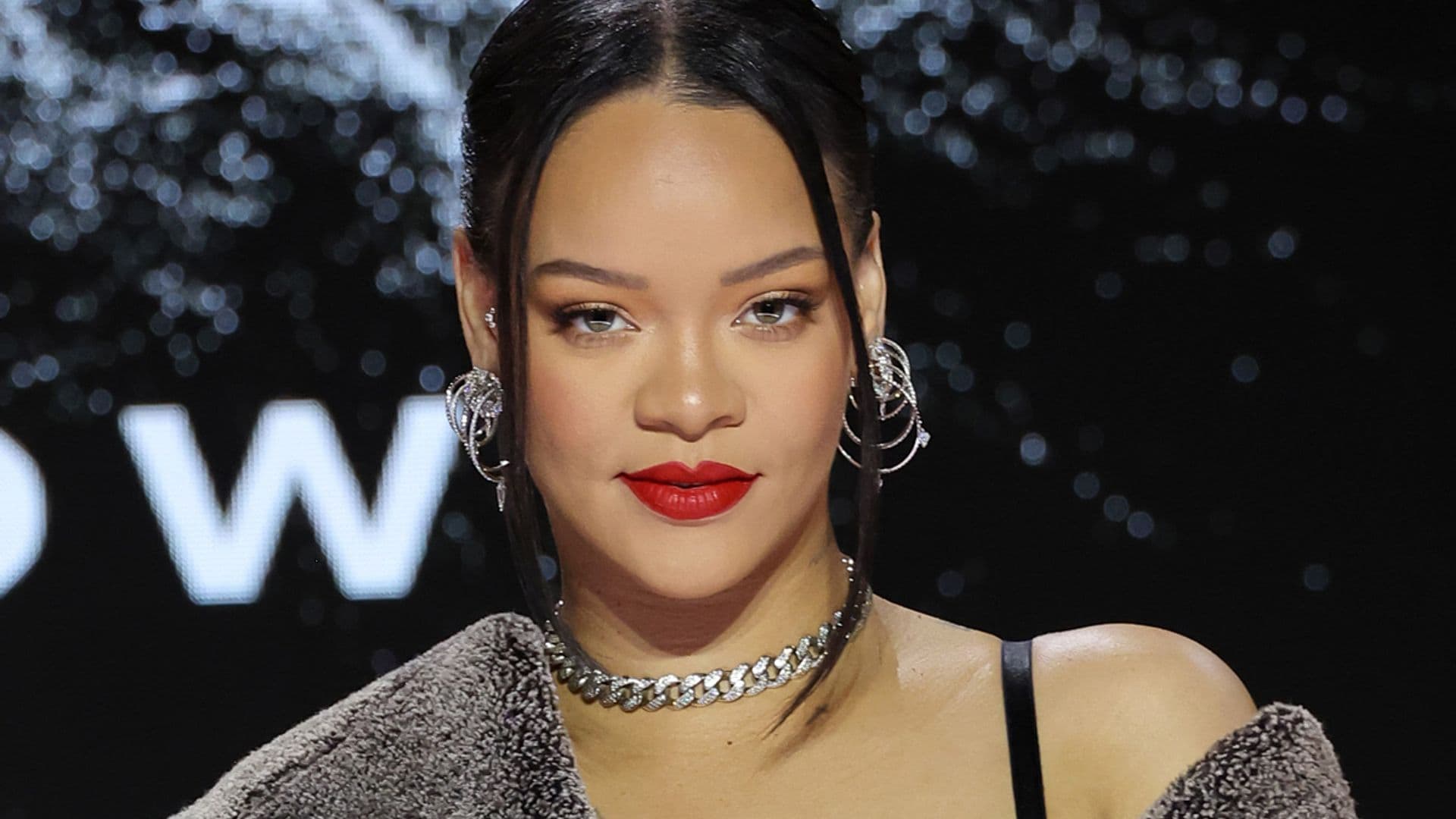 Ya puedes comprar los polvos matificantes favoritos de Rihanna