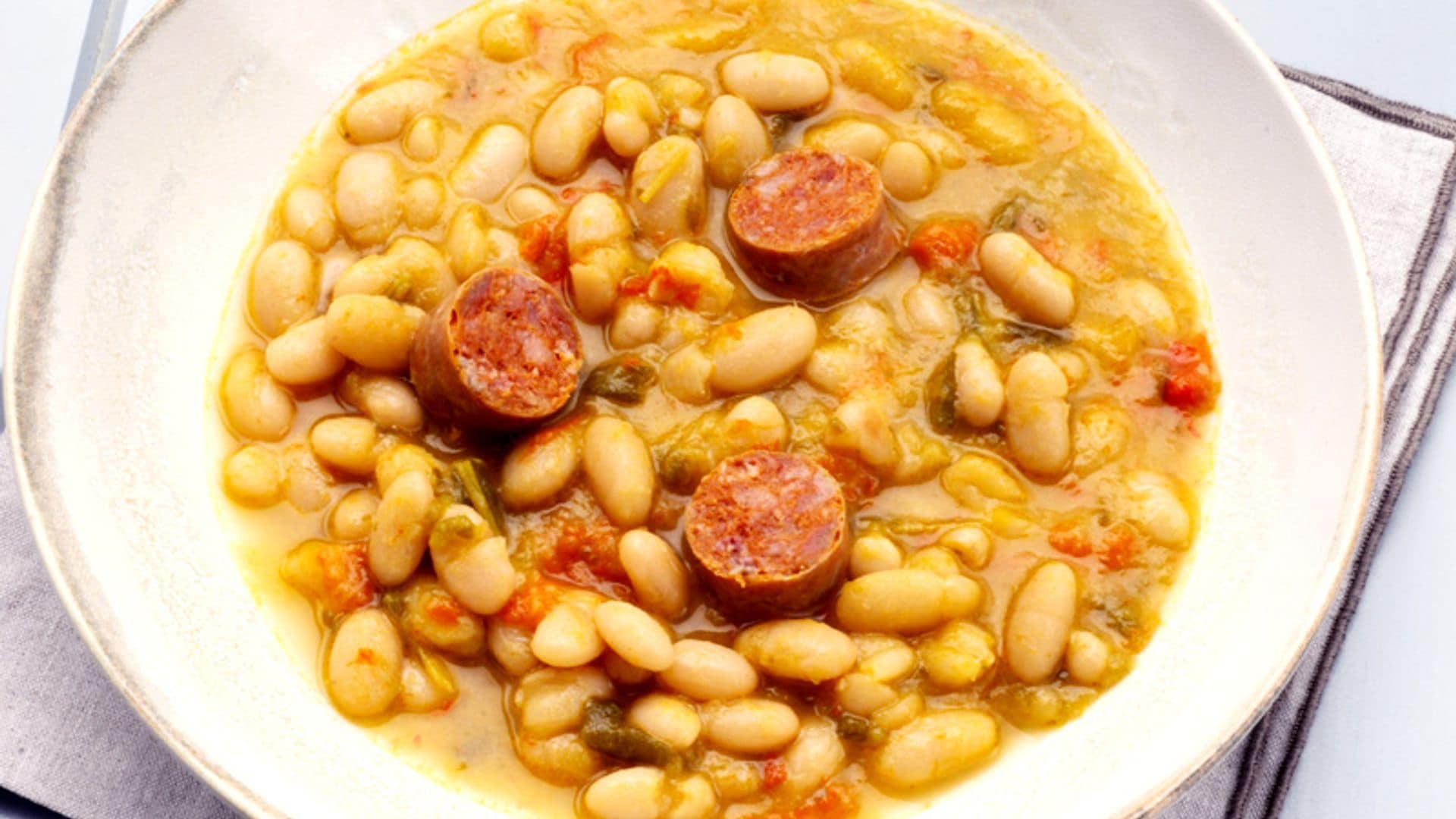 Alubias blancas con pimientos y chorizo