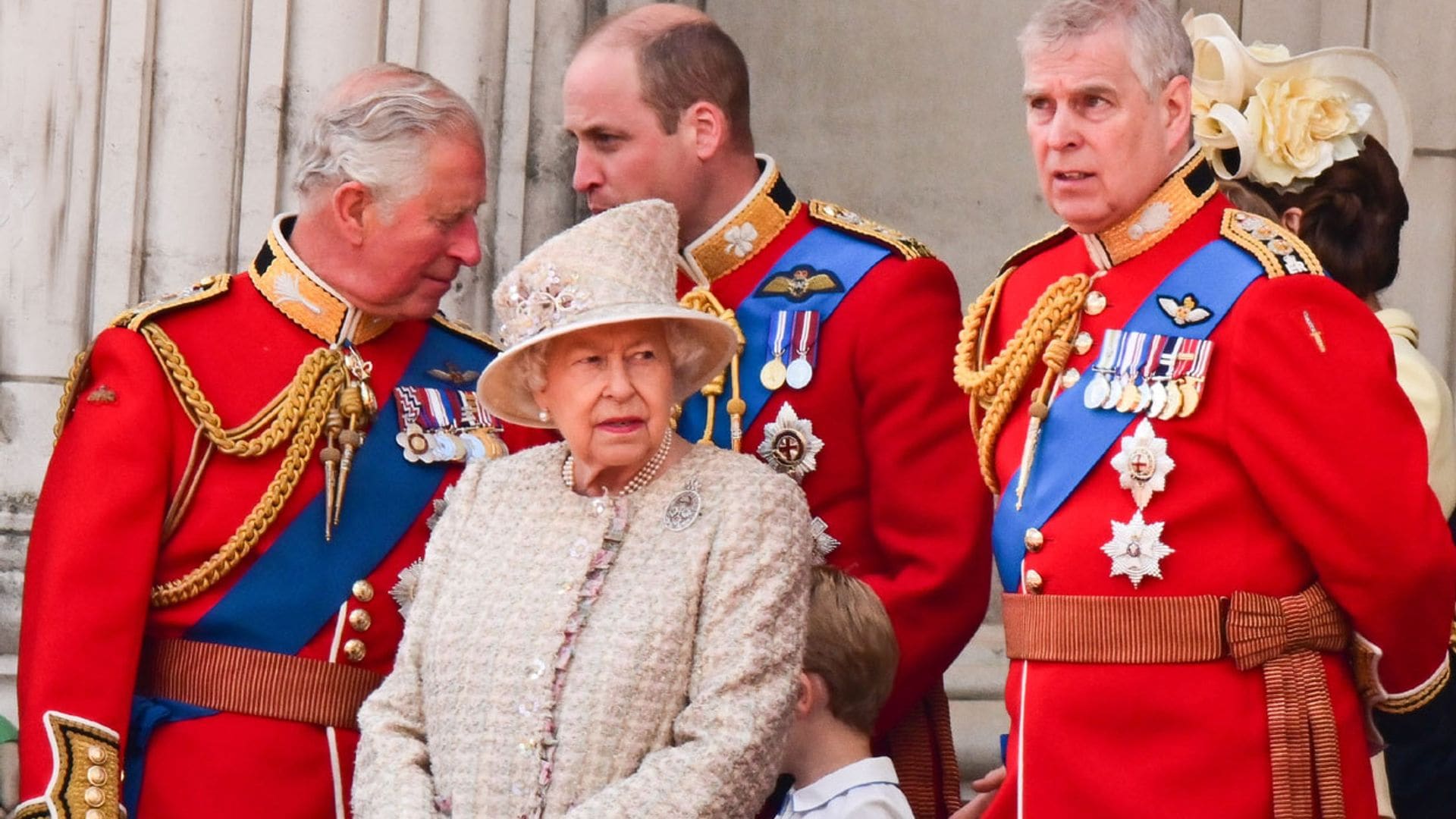 Isabel II despojó al príncipe Andrés de sus títulos militares tras una cumbre exprés con los príncipes Carlos y Guillermo