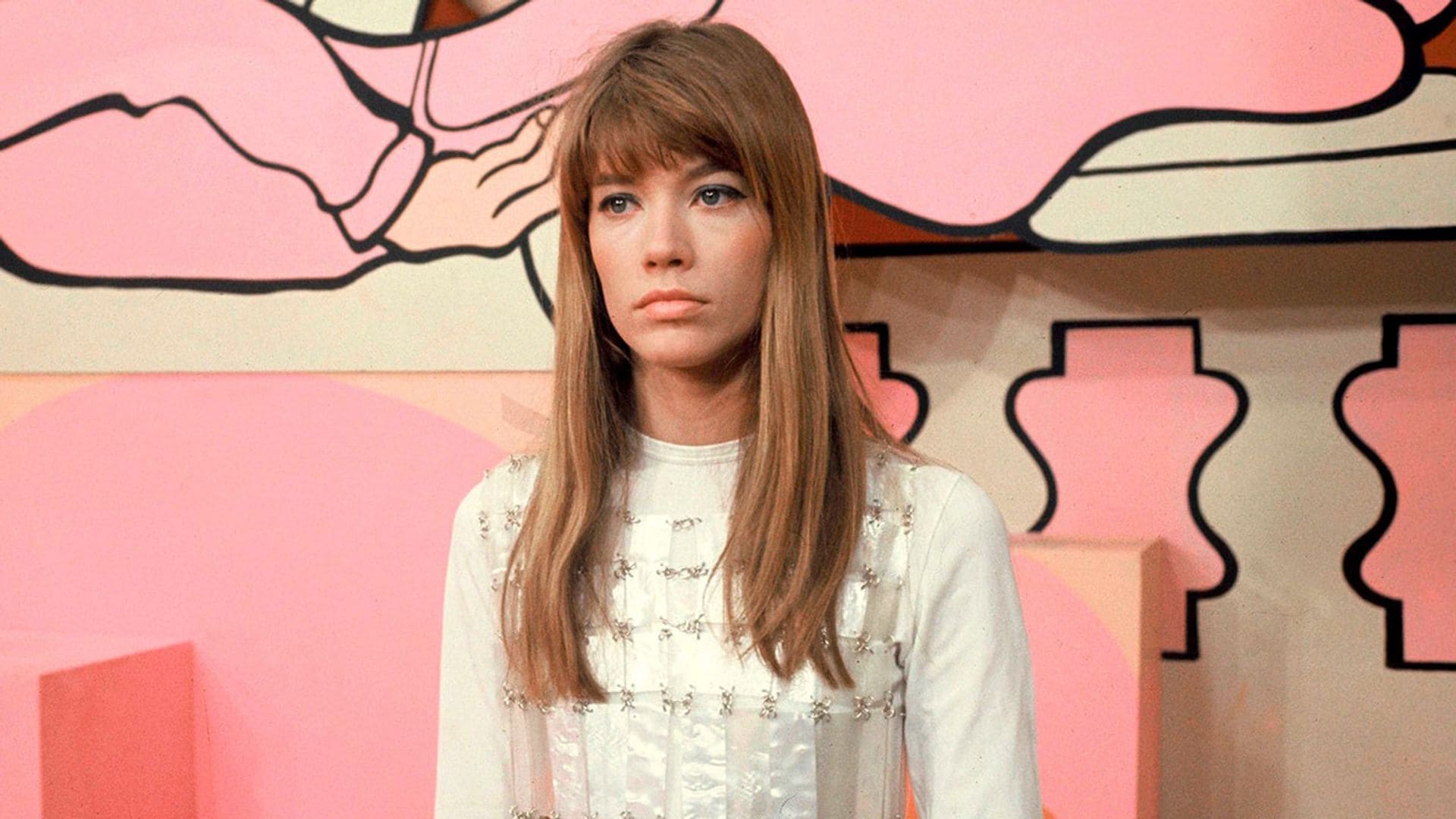 Muere Françoise Hardy, la musa de Paco Rabanne que lució el vestido más transgresor y caro de los 60