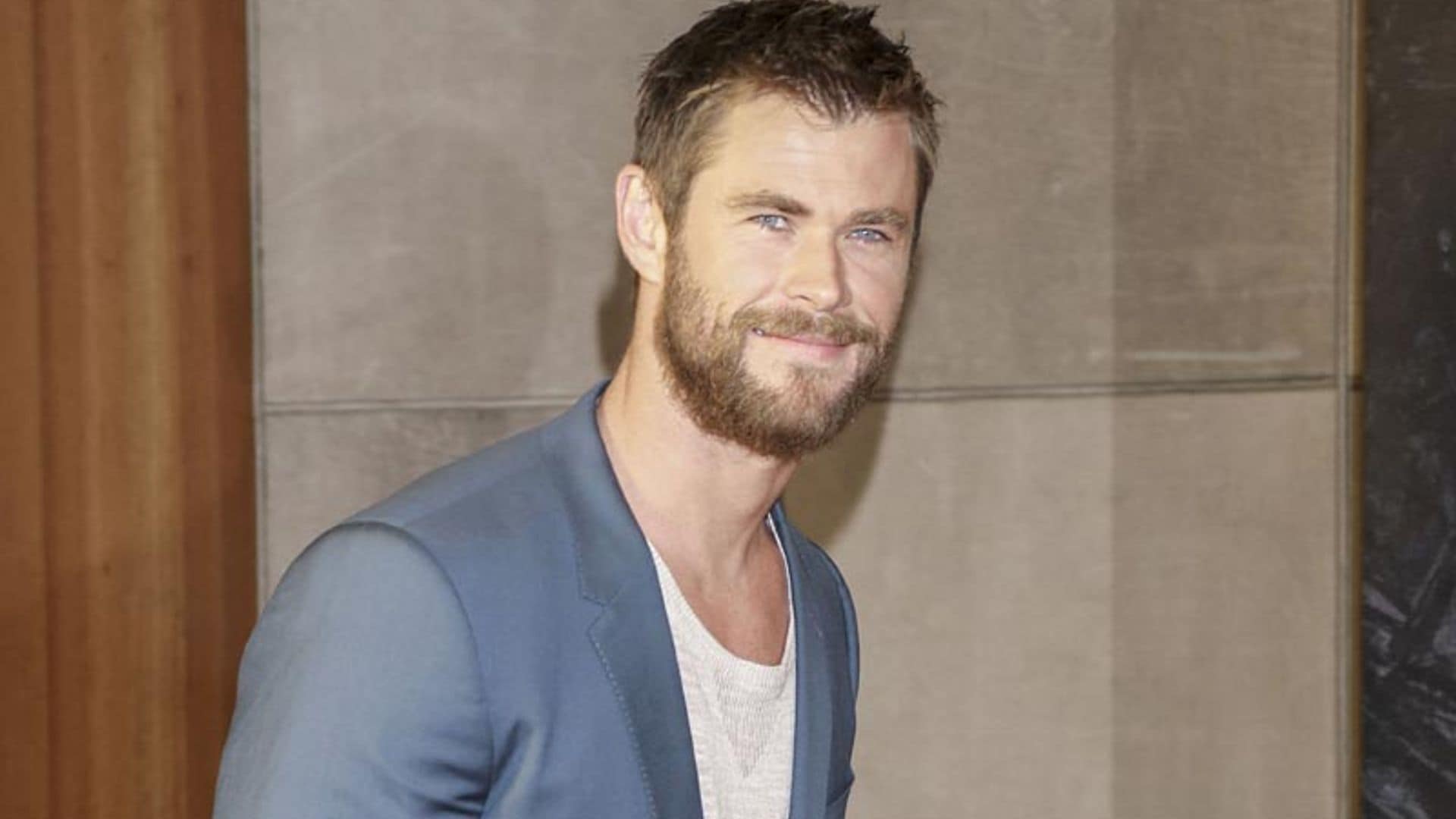 ¿Te imaginas conocer a Chris Hemsworth? La generosa recompensa por encontrar su cartera