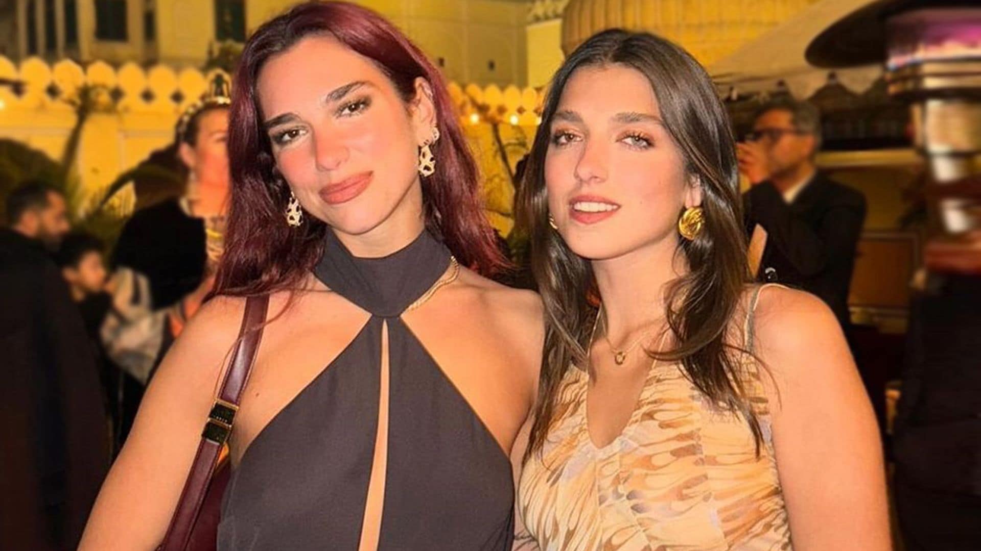 Dua Lipa y su hermana de viaje en India, la mejor inspiración para las invitadas de 2024