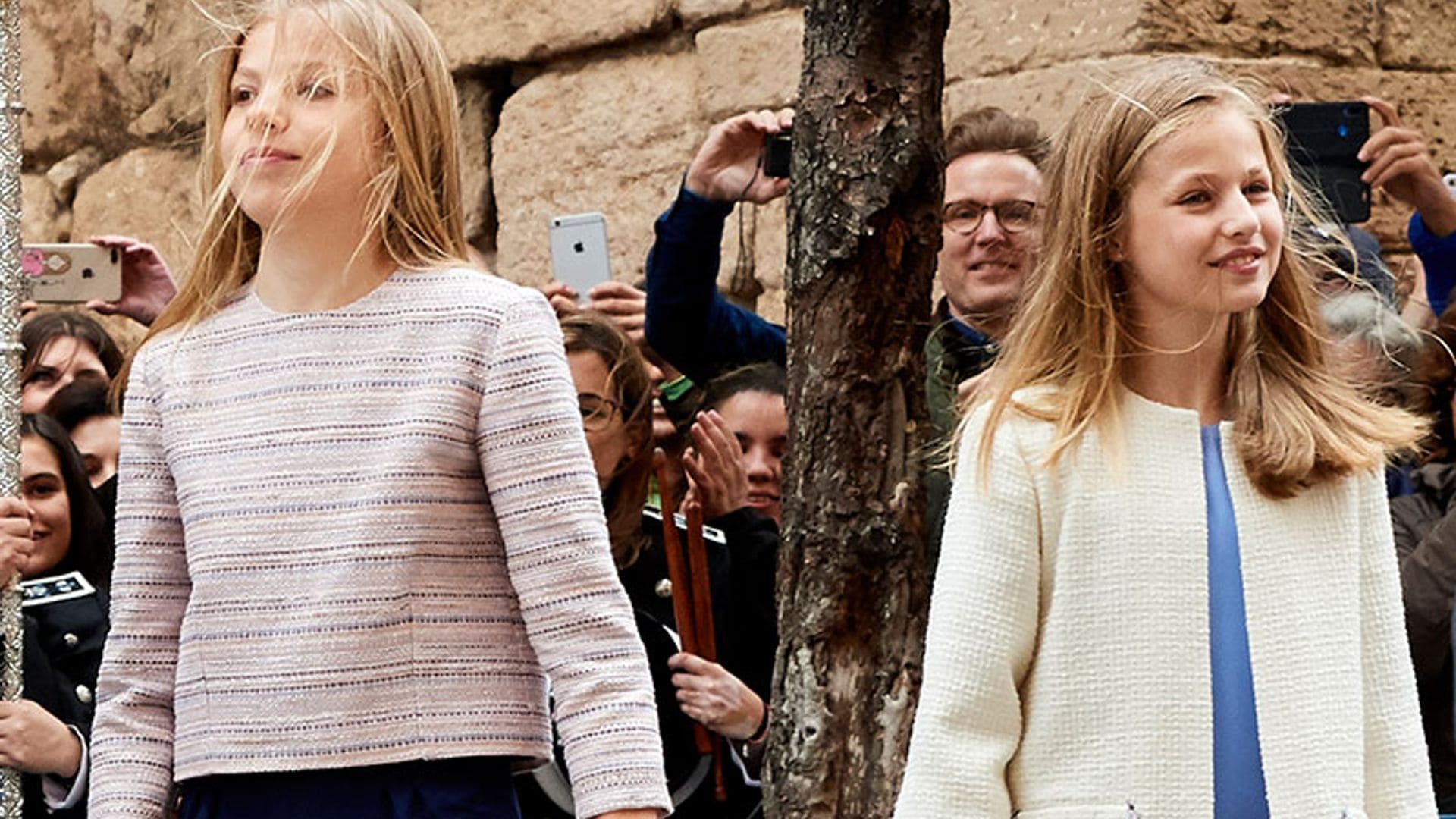 ¡Todo al 'tweed'! Leonor y Sofía vuelven a elegir el tejido preferido de las parisinas